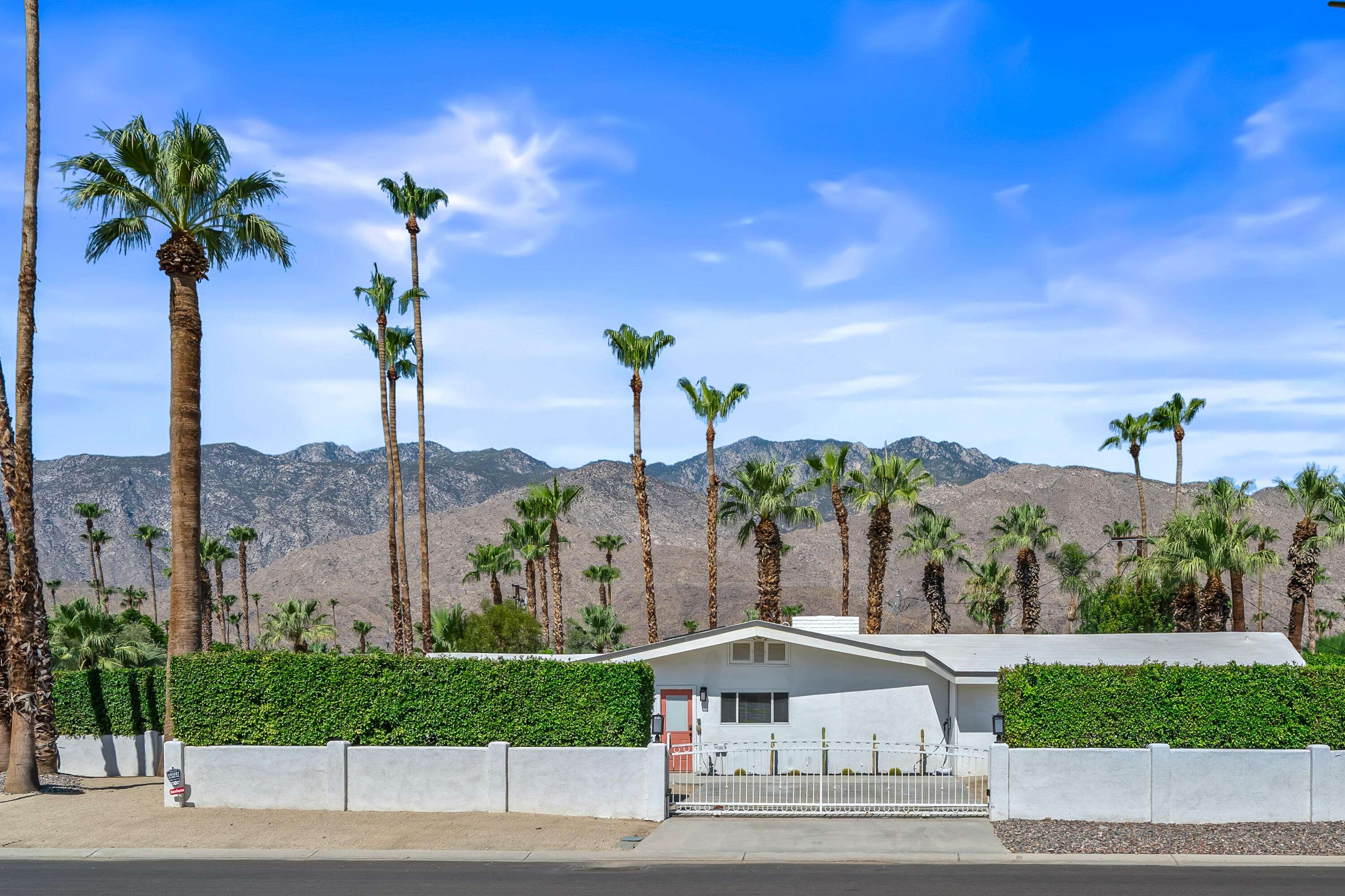 Palm Springs, CA 92264,1988 E Avery DR