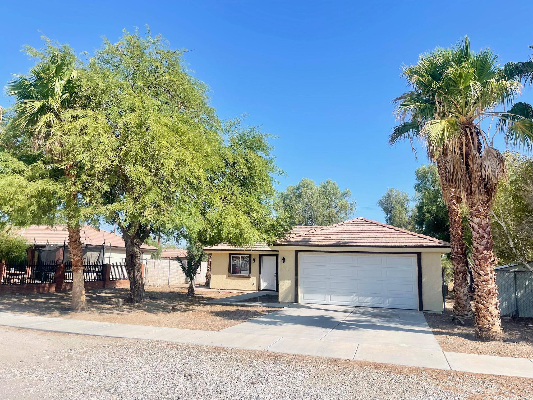 Thermal, CA 92274,1344 Persimmon AVE