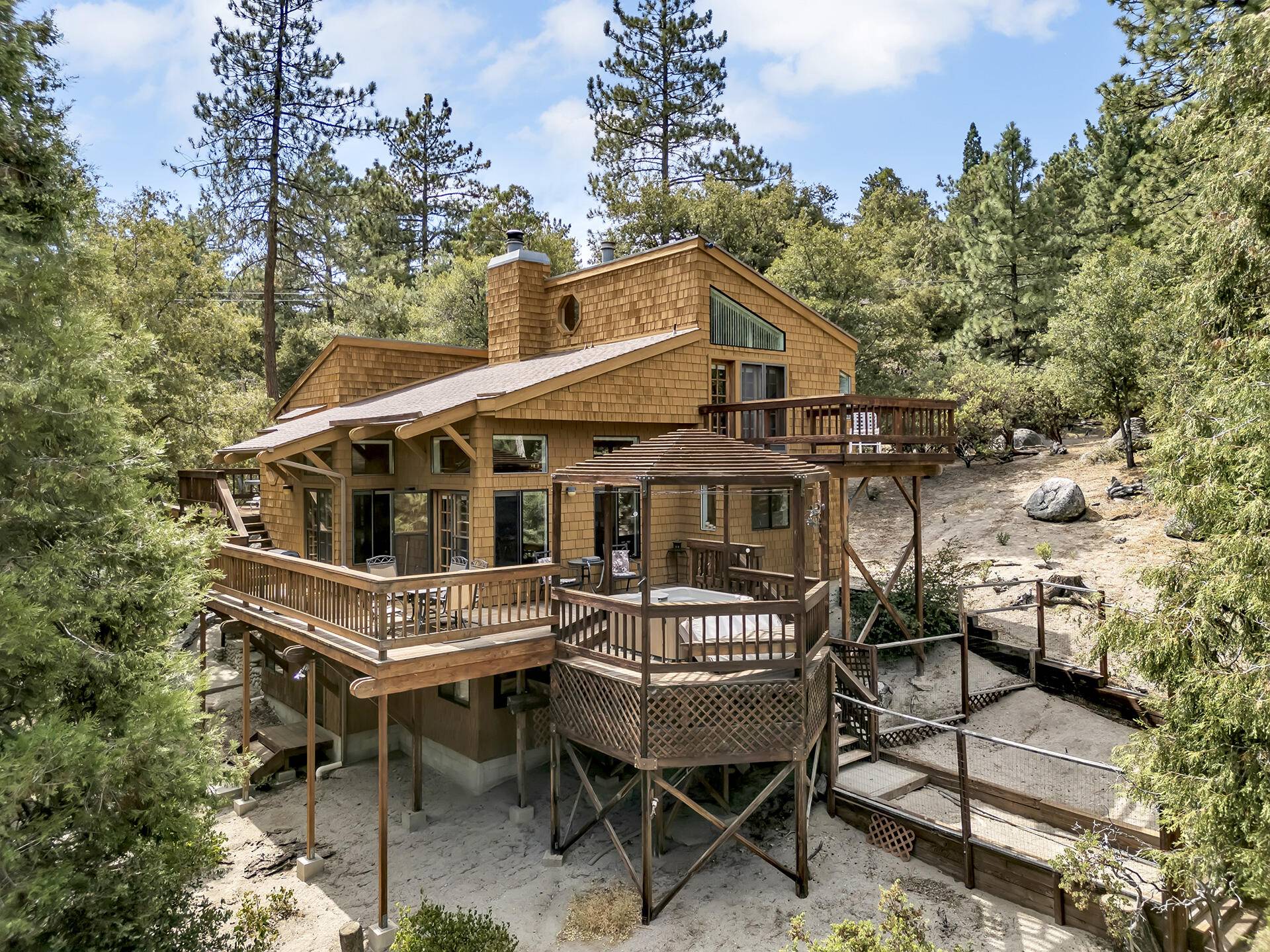 Idyllwild, CA 92549,25380 Green Oaks CT