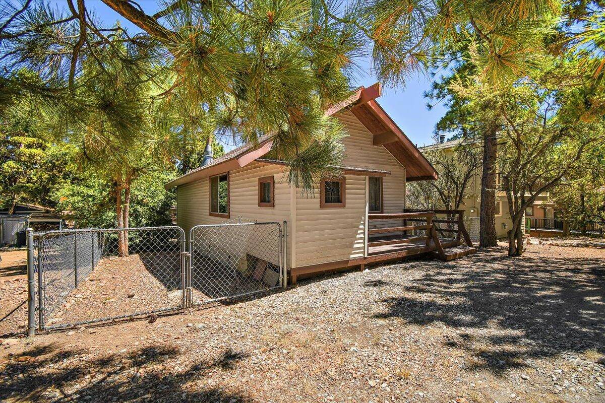 Sugarloaf, CA 92386,541 Moreno LN