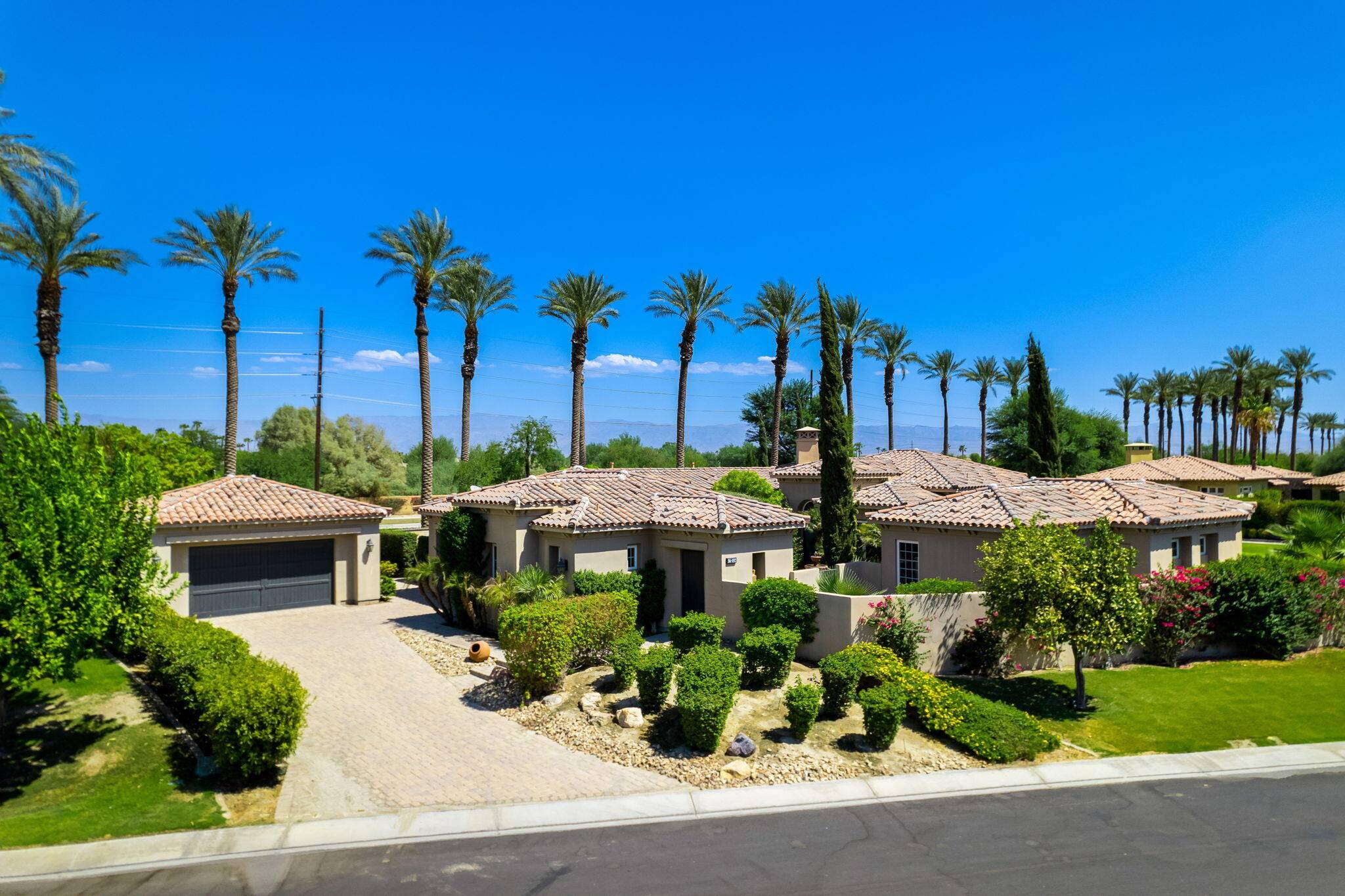 La Quinta, CA 92253,56192 Village DR