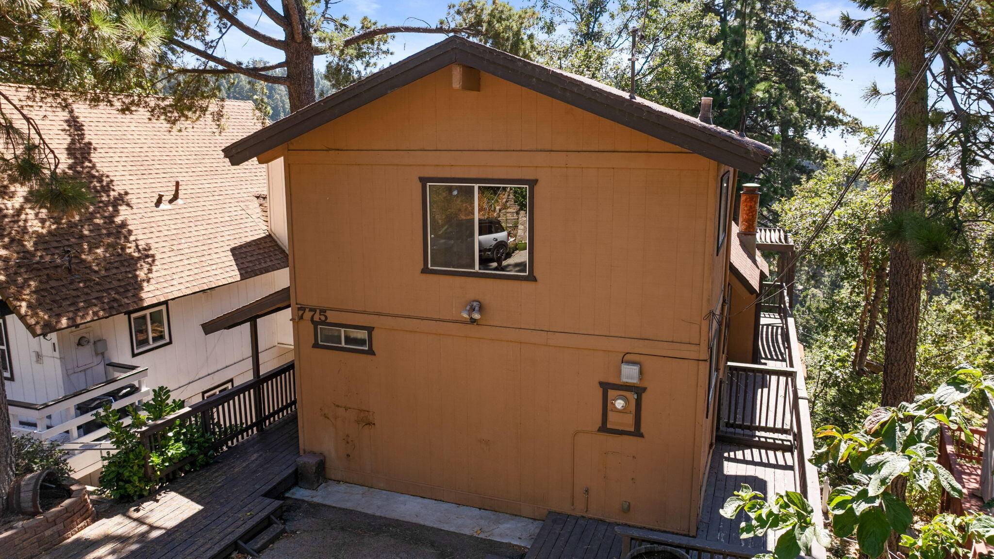 Lake Arrowhead, CA 92352,775 W Victoria CT