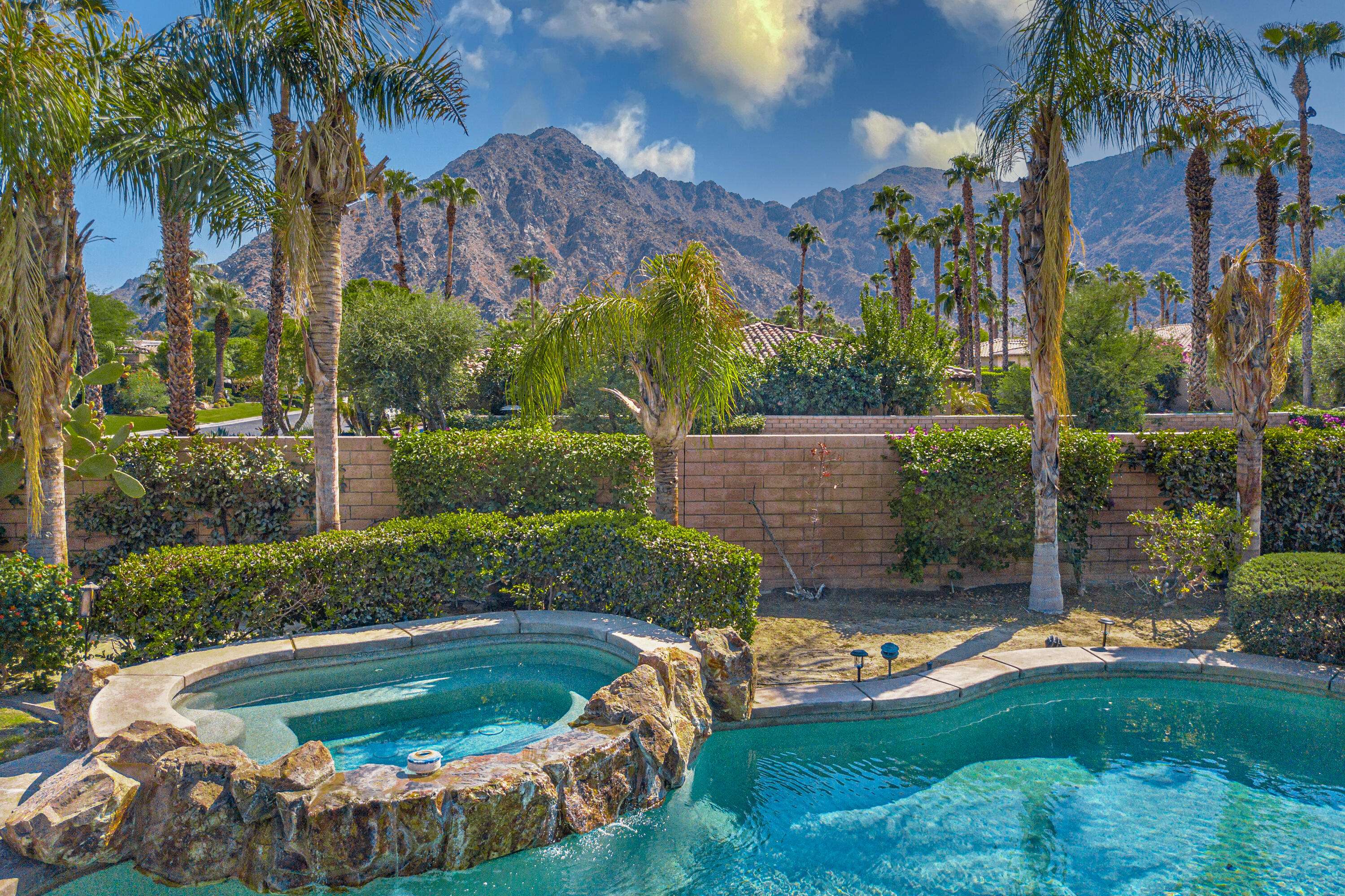 Indian Wells, CA 92210,77449 Mallorca LN