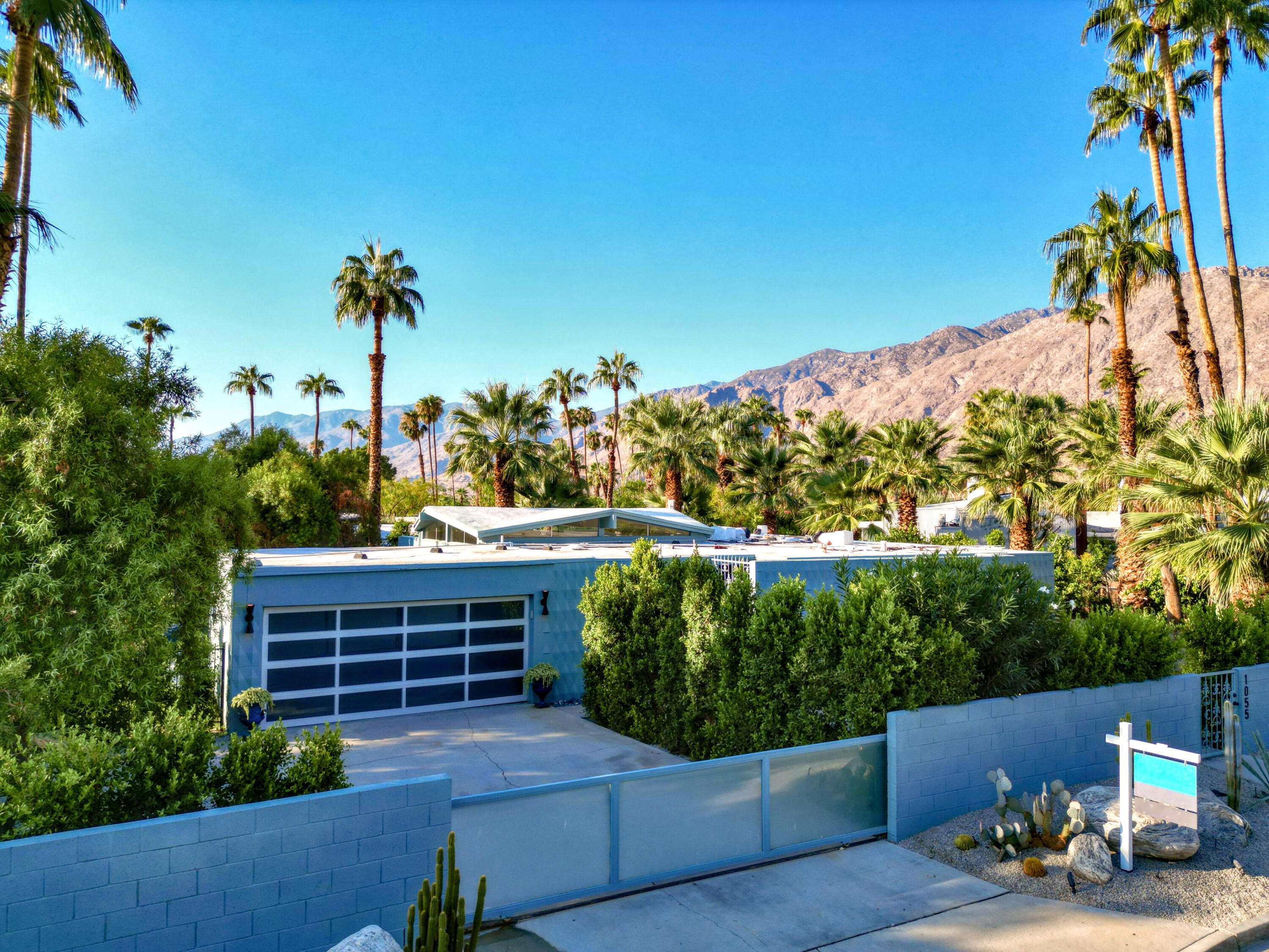 Palm Springs, CA 92262,1055 E Granvia Valmonte