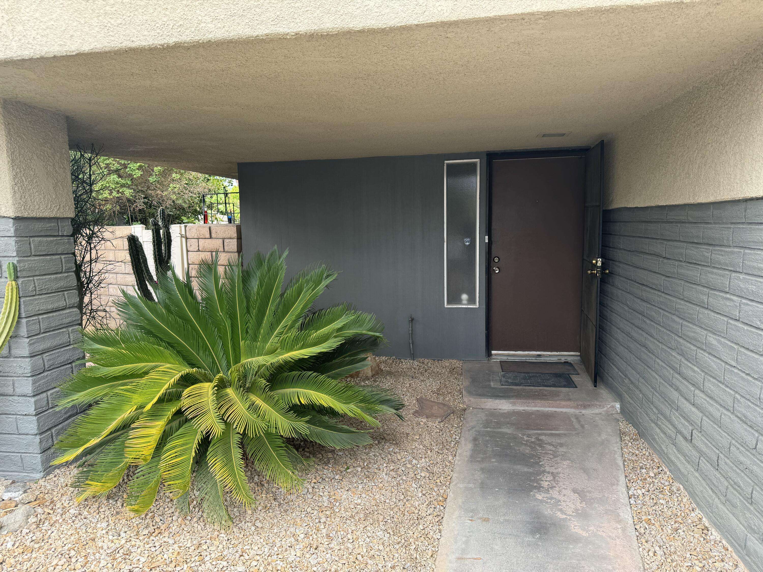 Palm Springs, CA 92262,3079 Sunflower CIR