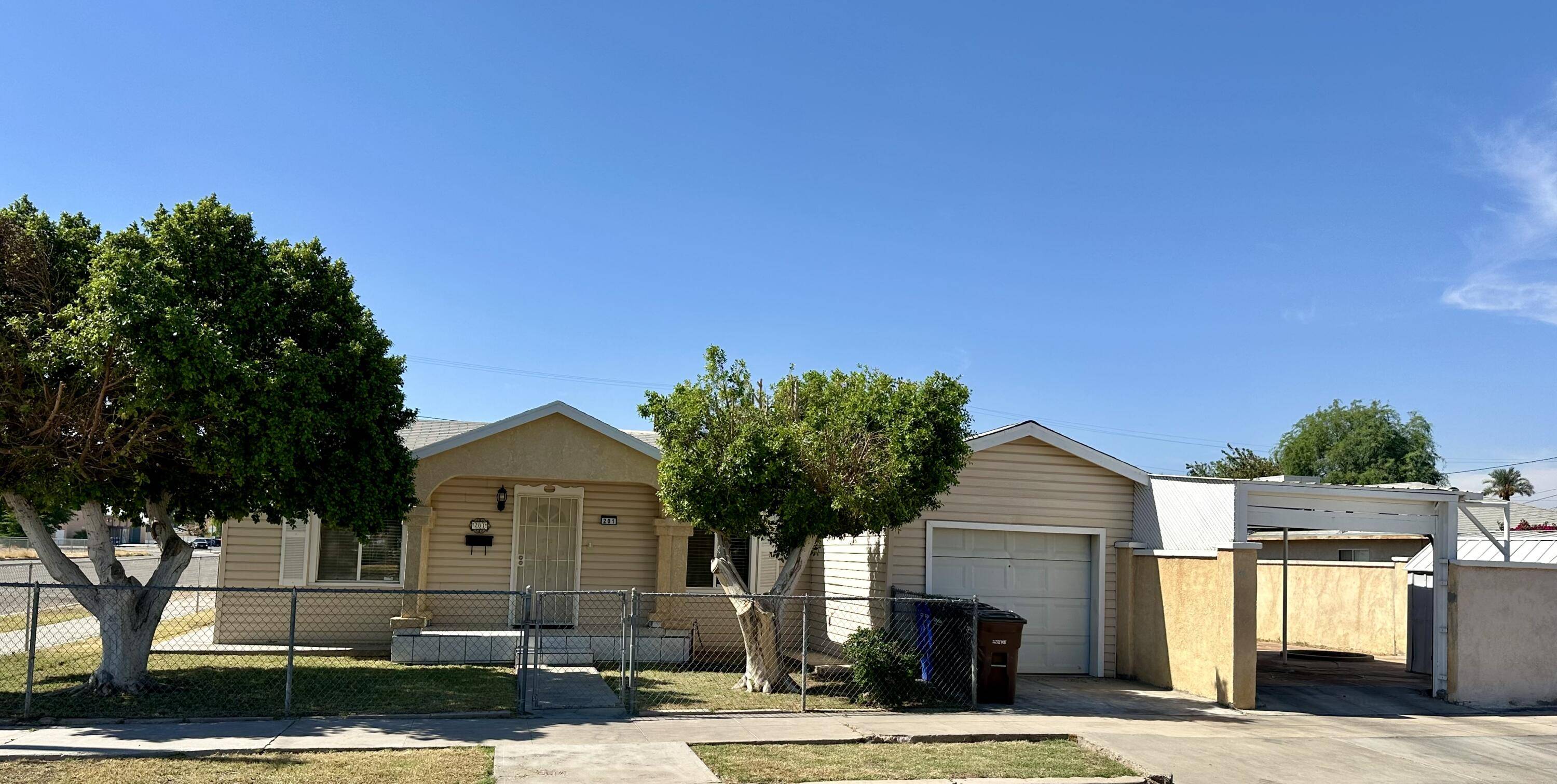 Blythe, CA 92225,201 N 3rd ST