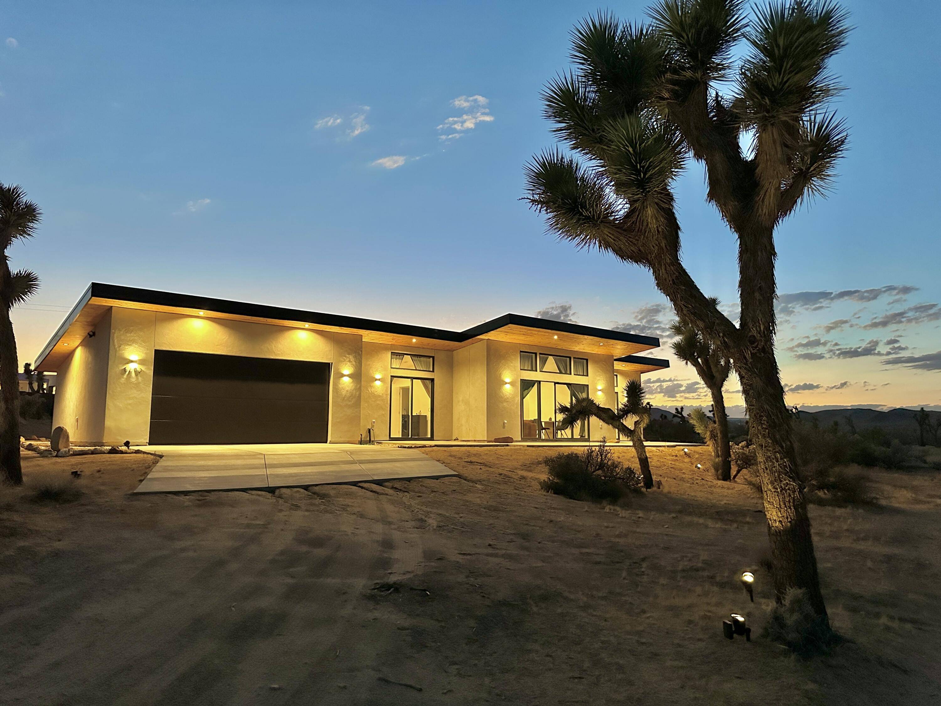 Joshua Tree, CA 92252,6690 Saddleback RD