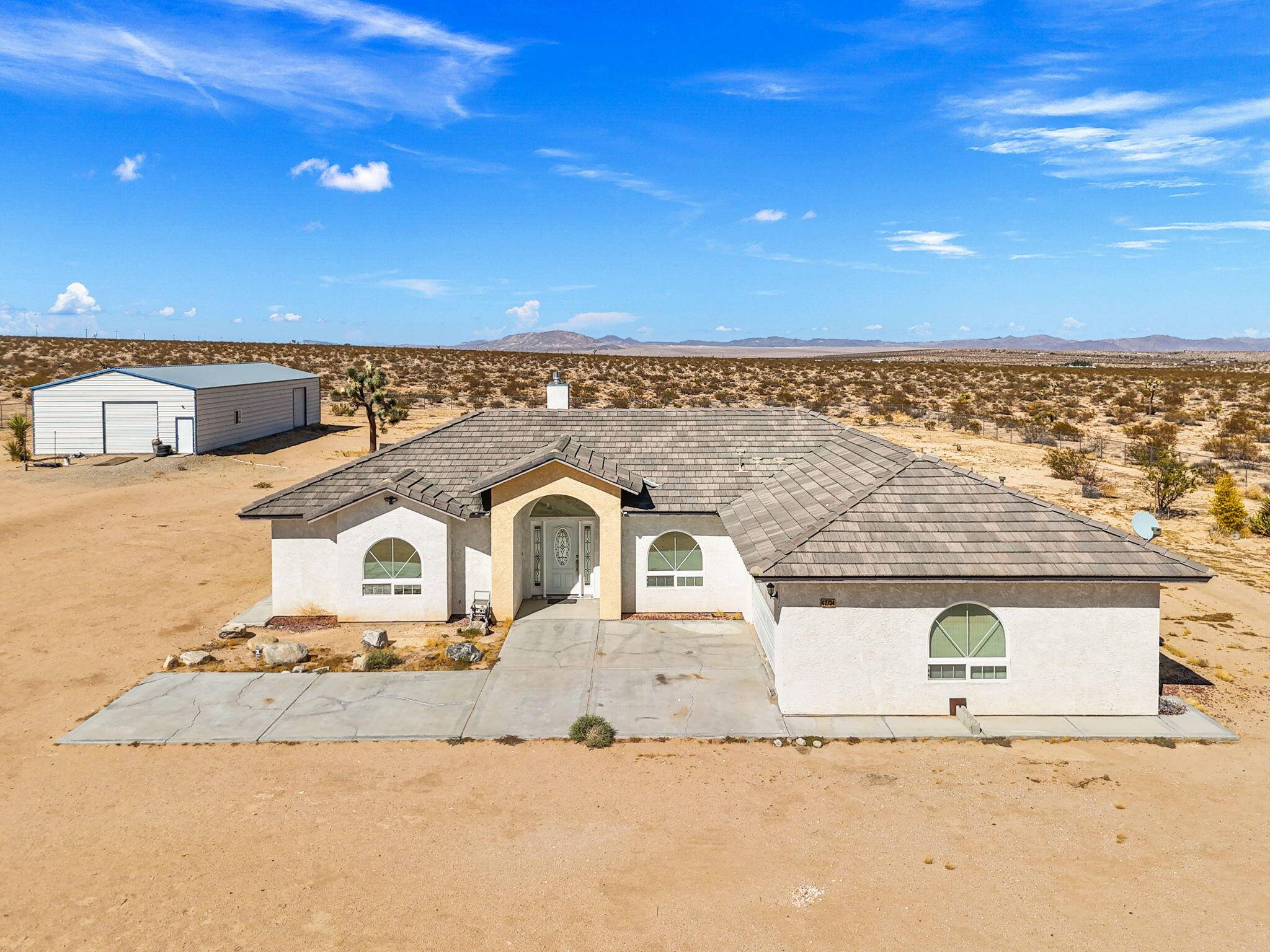 Joshua Tree, CA 92252,62734 Starlight ST