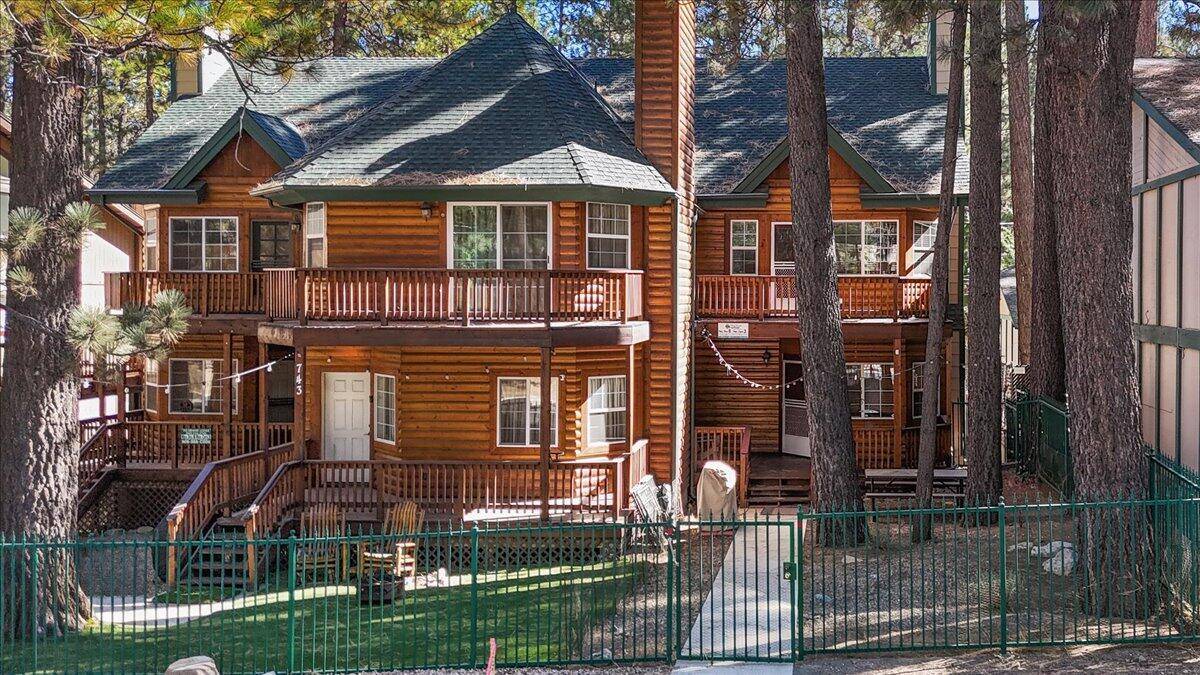 Big Bear Lake, CA 92315,745 Summit BLVD