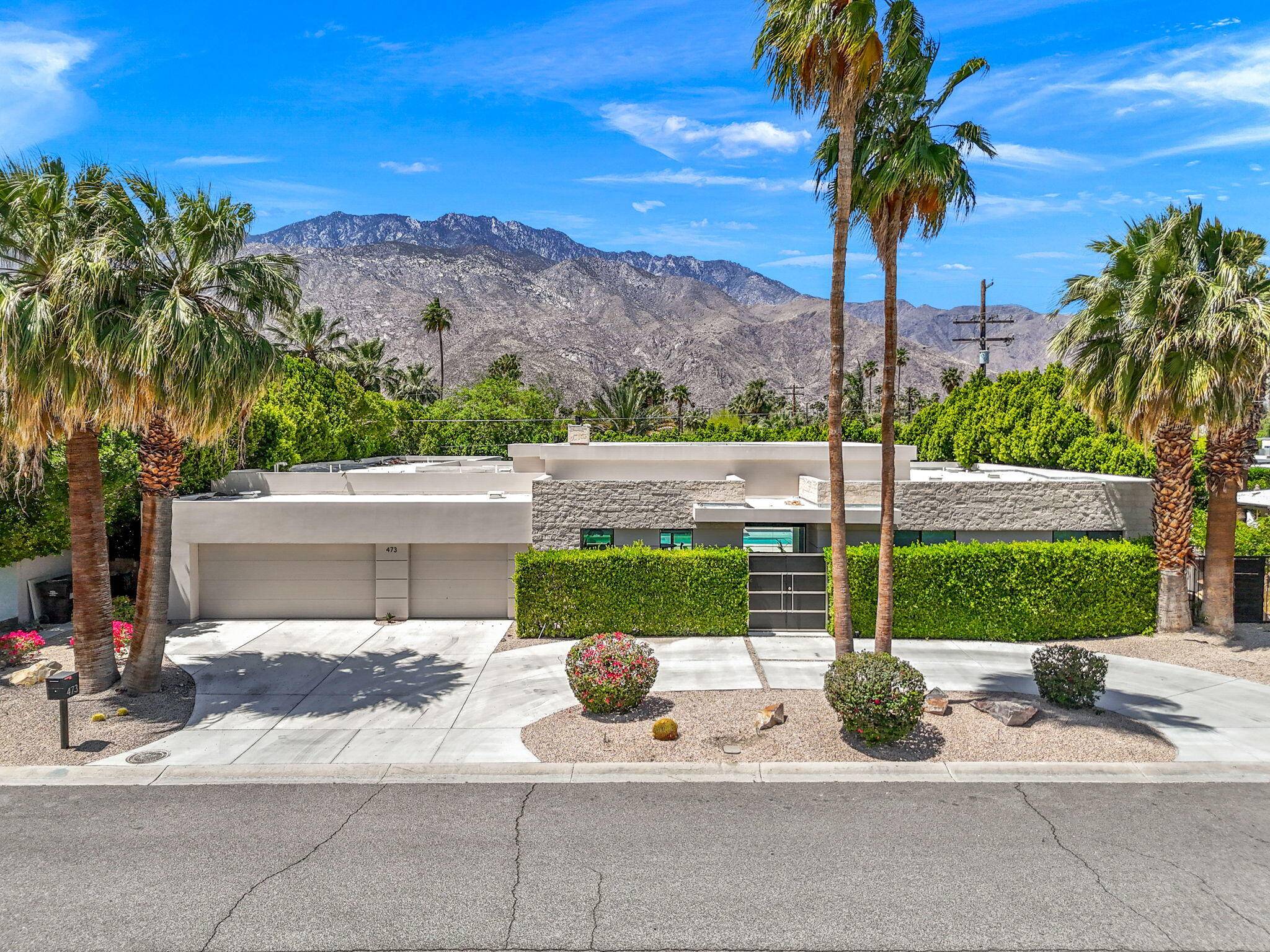 Palm Springs, CA 92262,473 N Burton WAY