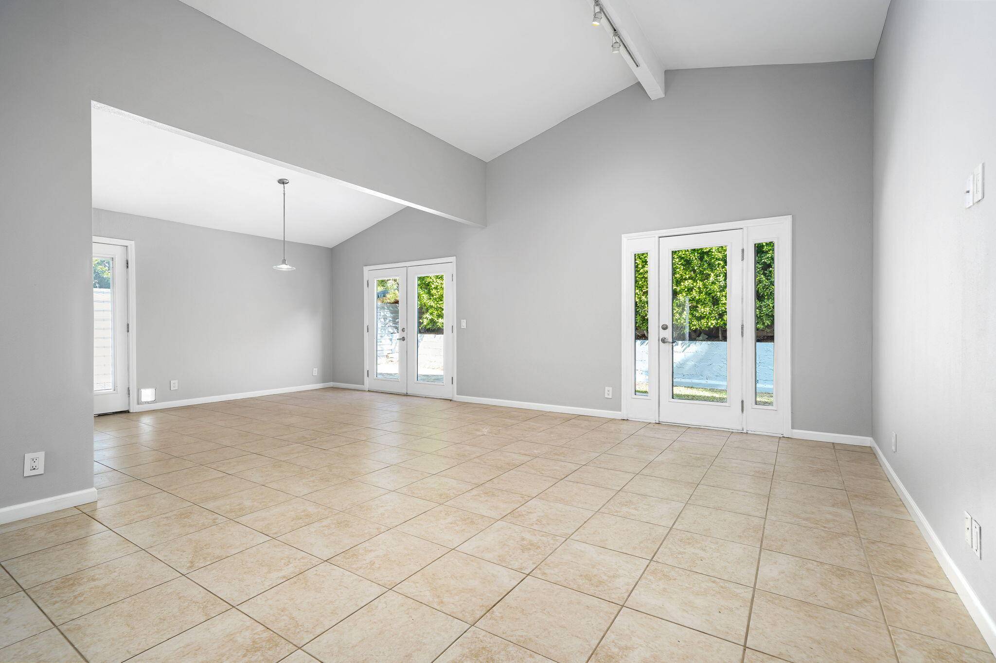 Palm Springs, CA 92264,930 S Nueva Vista DR