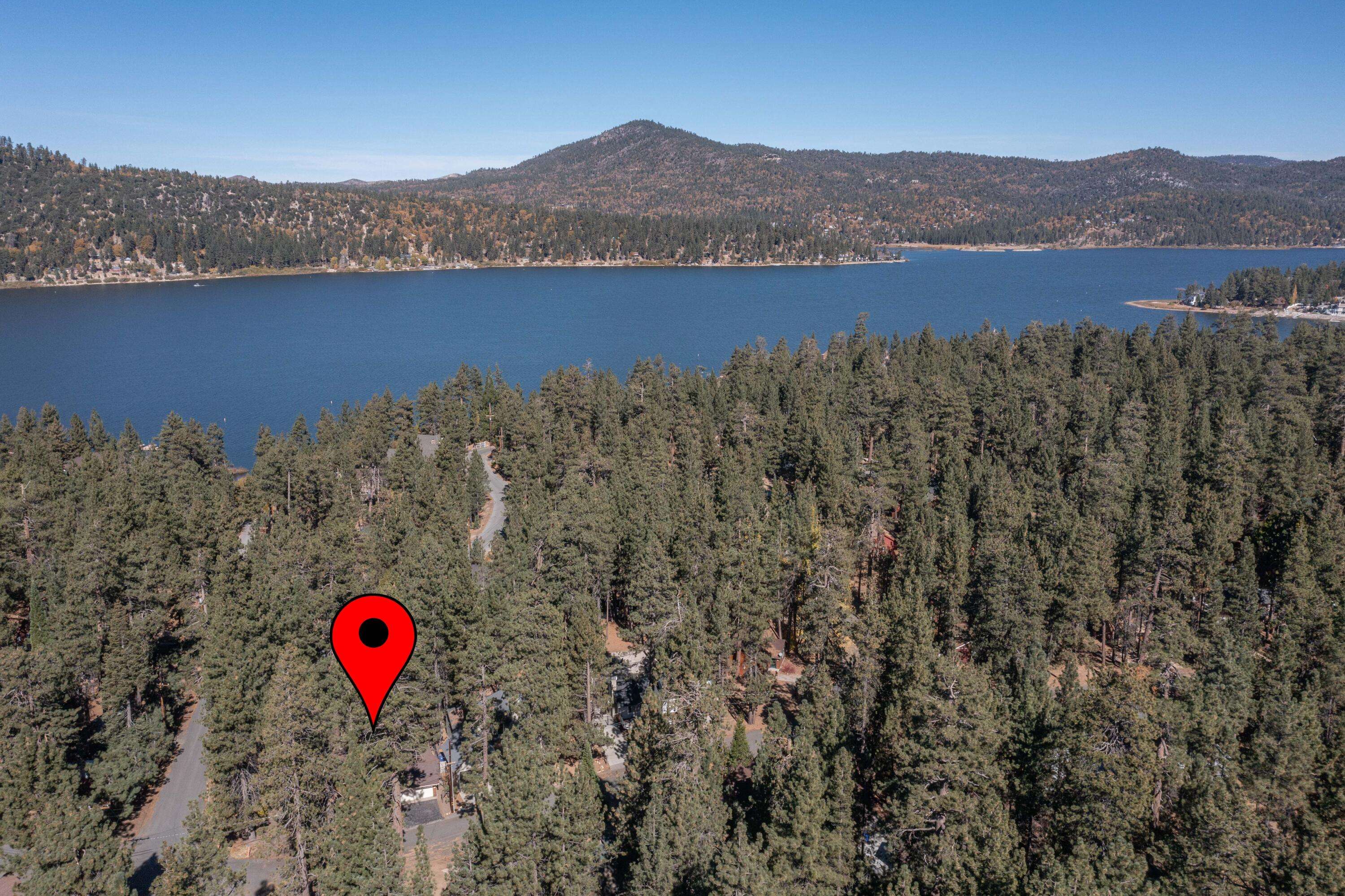 Big Bear Lake, CA 92315,39088 Robin RD