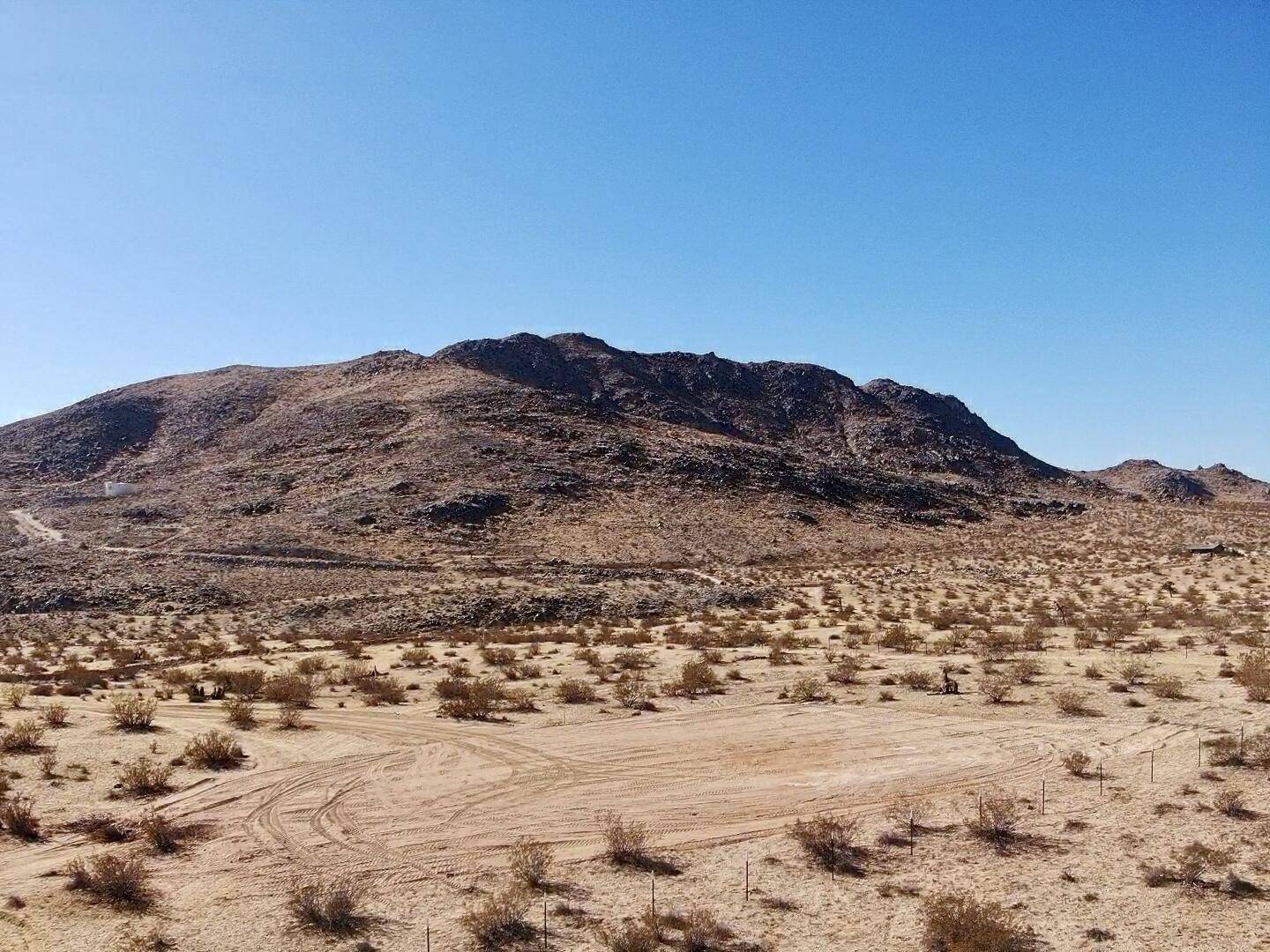 Joshua Tree, CA 92252,3734 Outpost RD