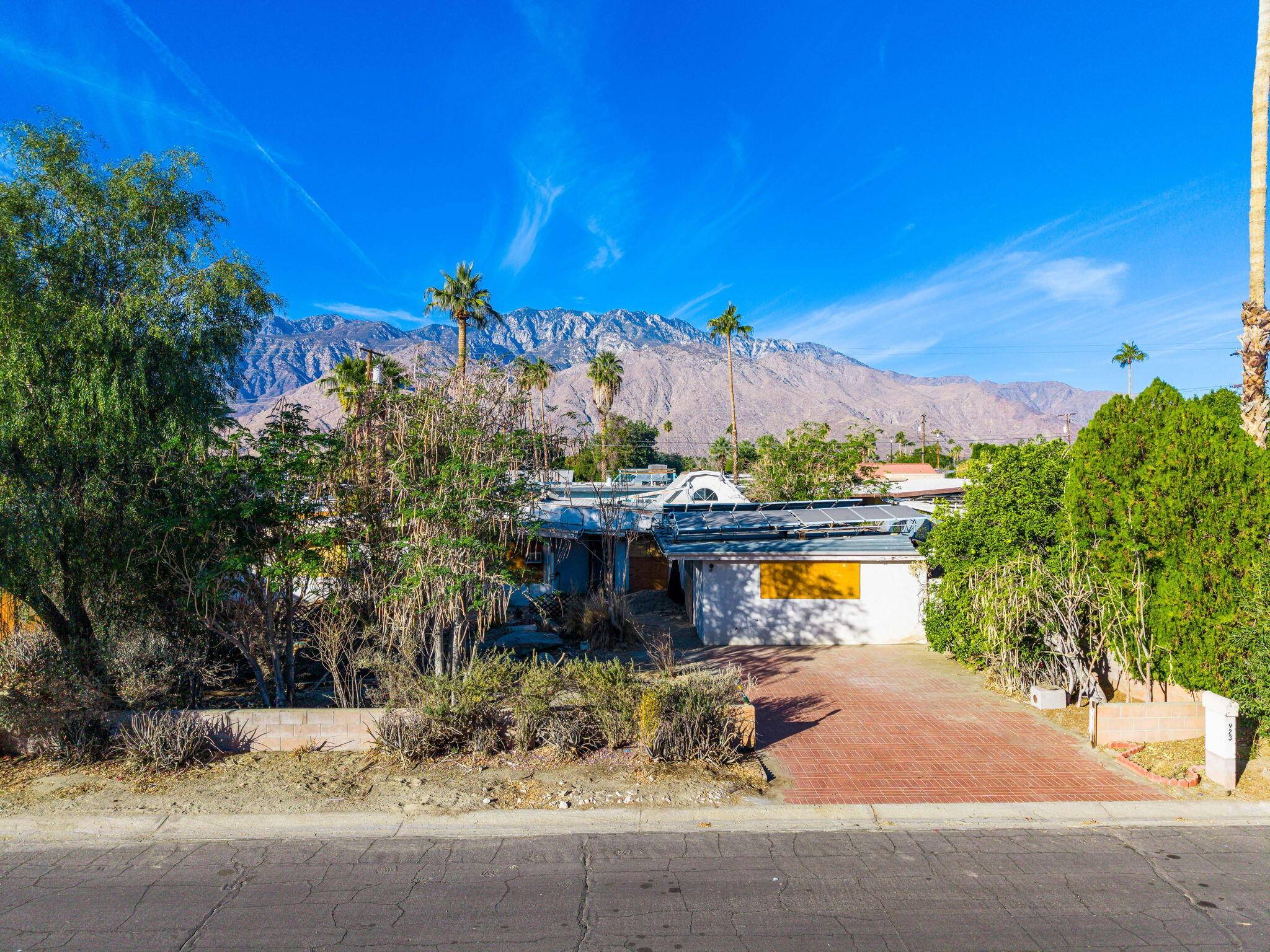 Palm Springs, CA 92264,923 S Calle Tomas