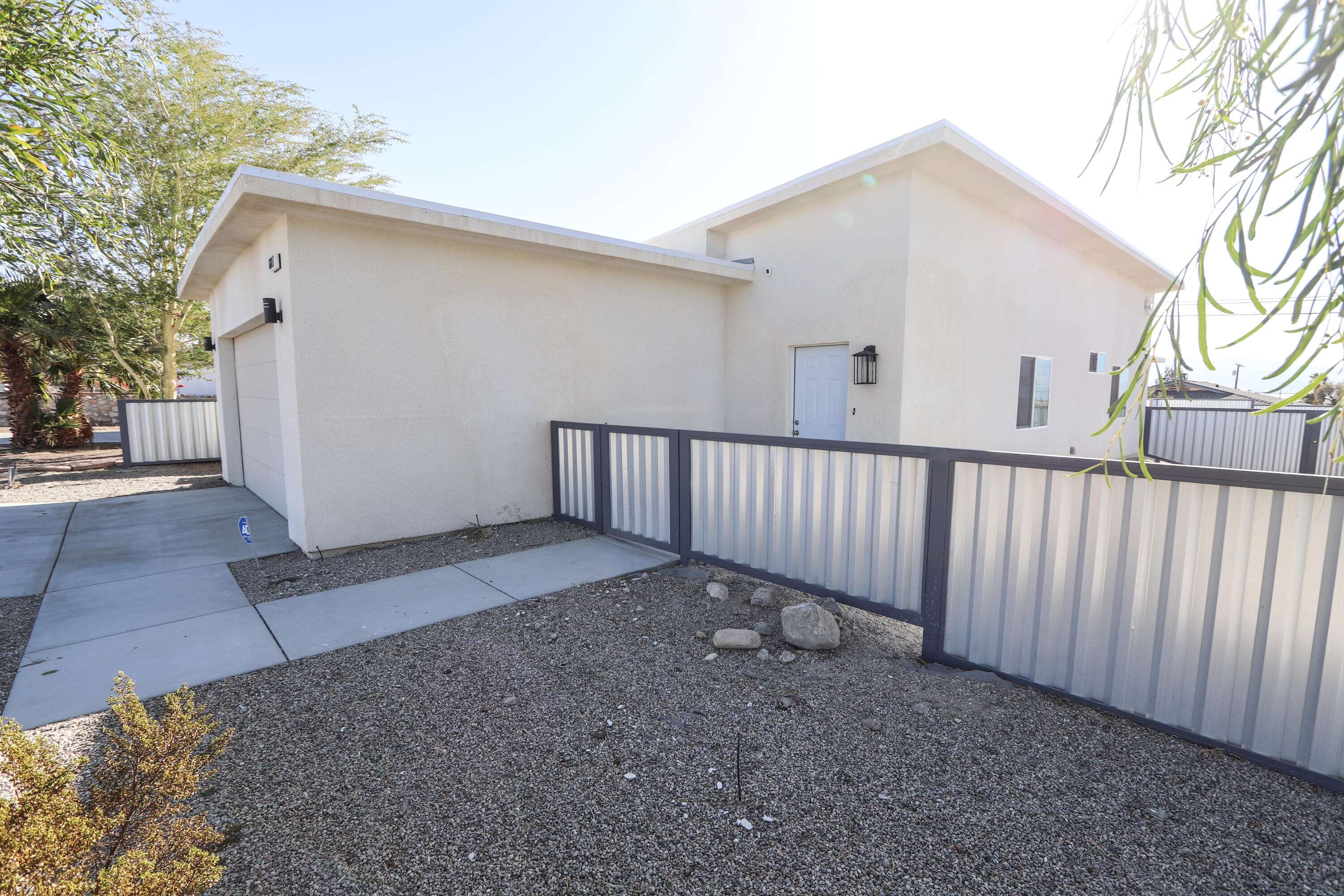 Desert Hot Springs, CA 92240,66017 Acoma AVE #1