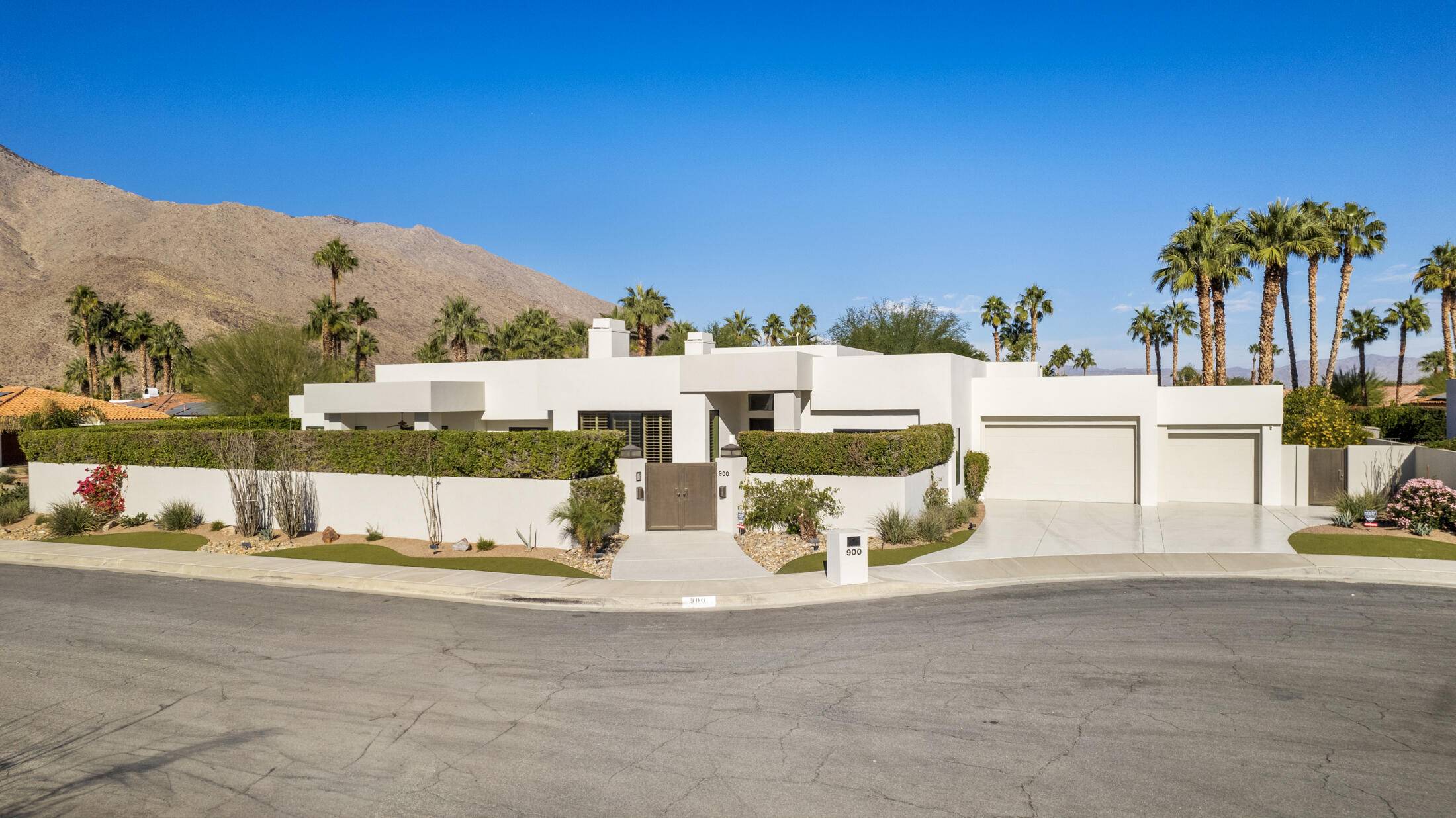 Palm Springs, CA 92264,900 Dogwood CIR