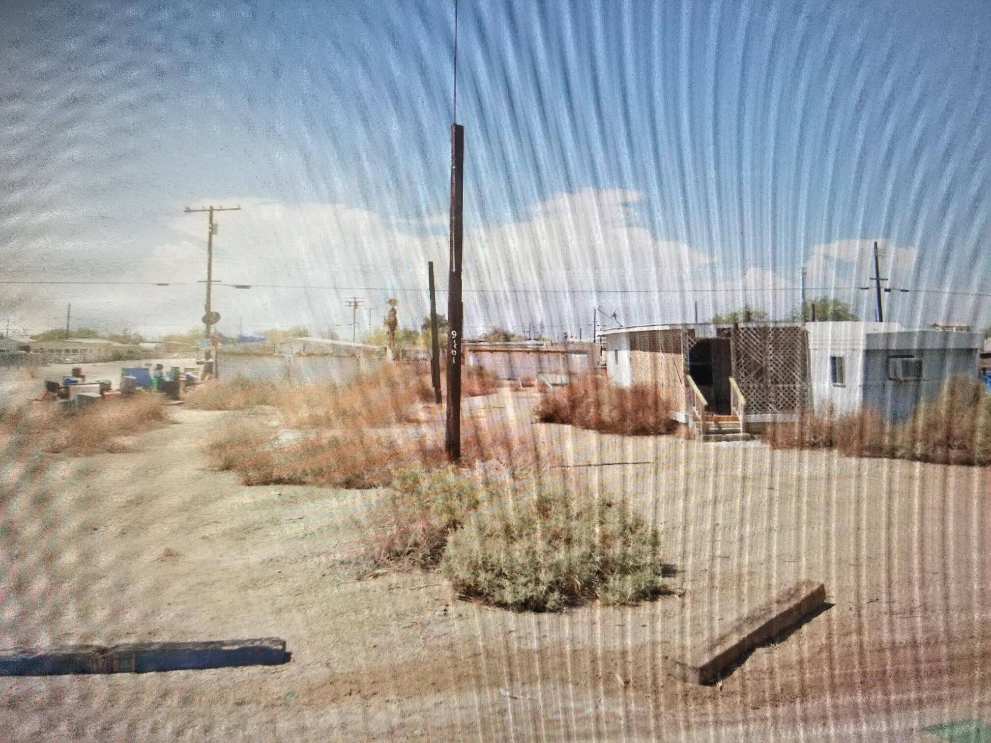 Bombay Beach, CA 92257,9561 Avenue H