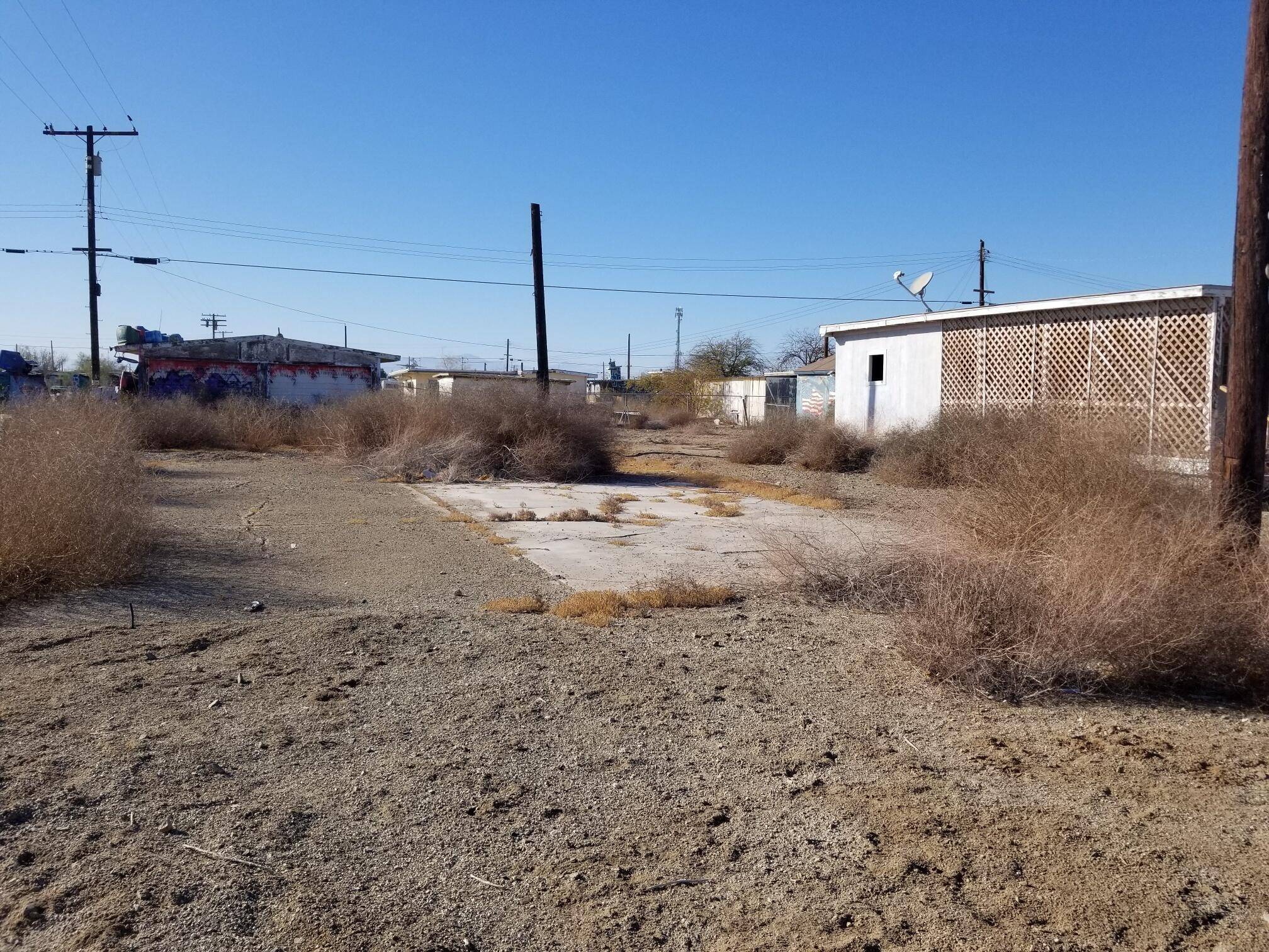 Bombay Beach, CA 92257,9561 Avenue H