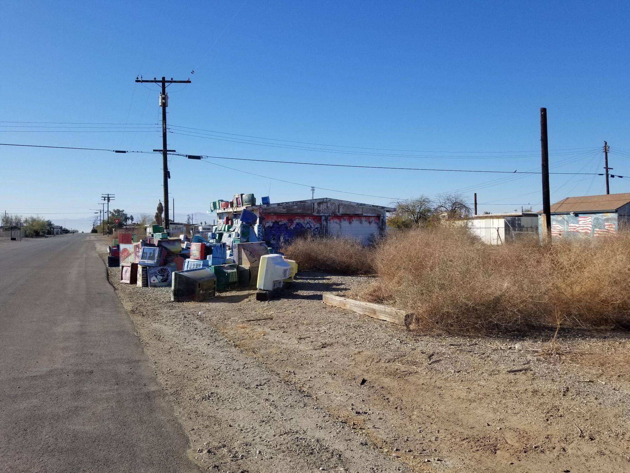 Bombay Beach, CA 92257,9561 Avenue H