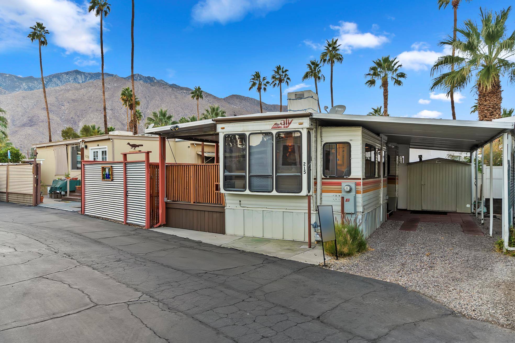 Palm Springs, CA 92264,215 Pocahontas ST