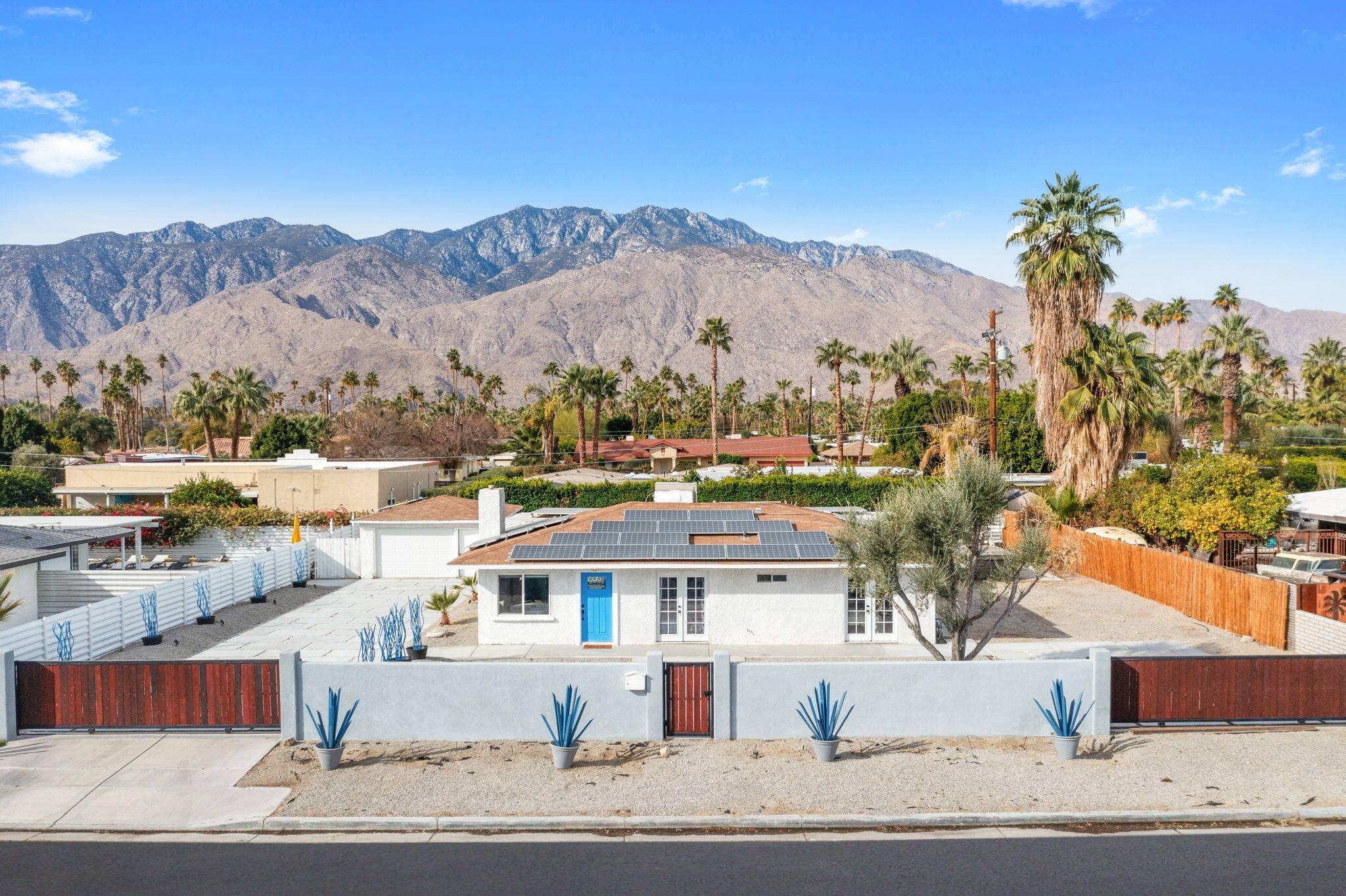 Palm Springs, CA 92264,657 Highland DR