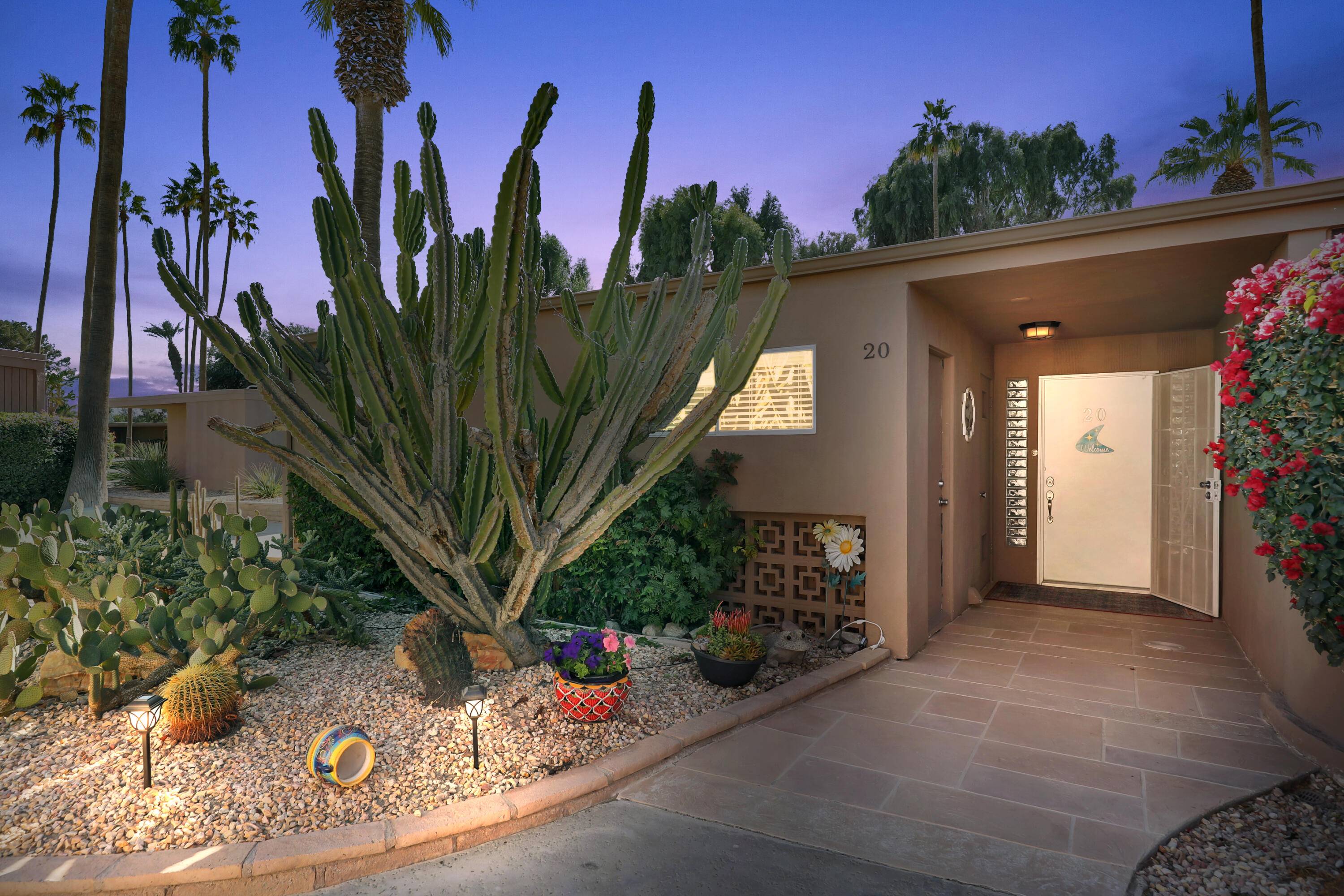 Bermuda Dunes, CA 92203,42320 Baracoa DR #20