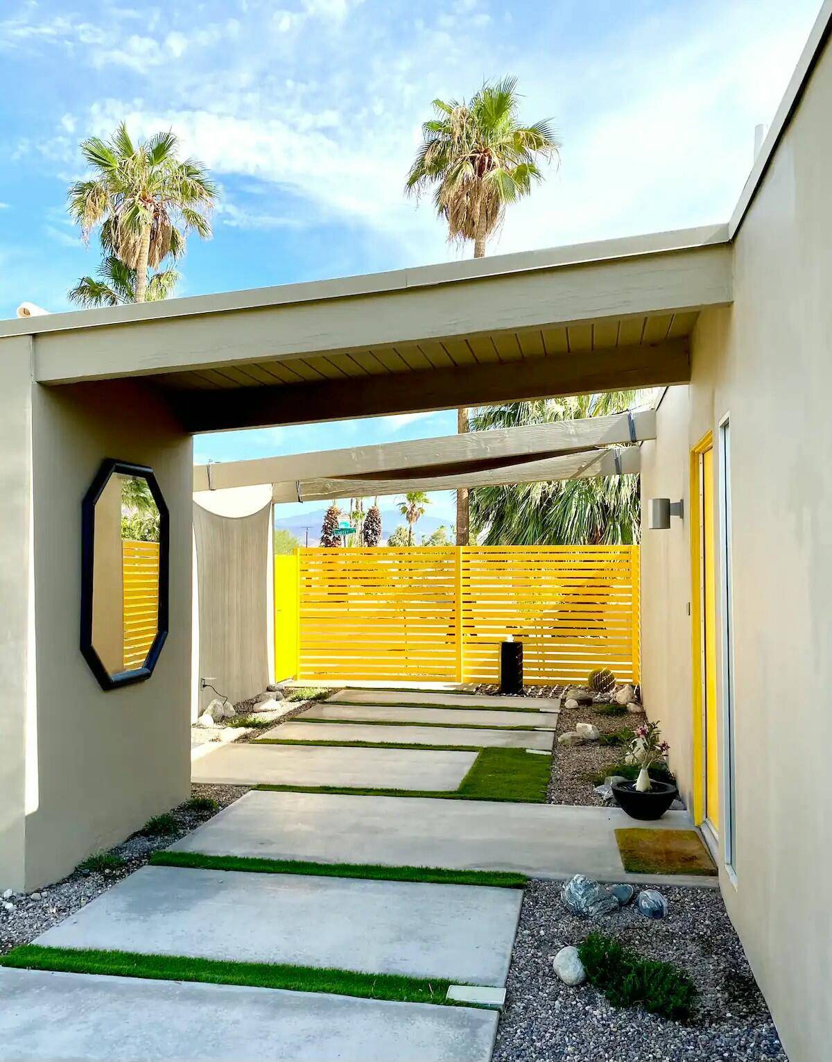 Palm Springs, CA 92262,566 E Lindsey DR