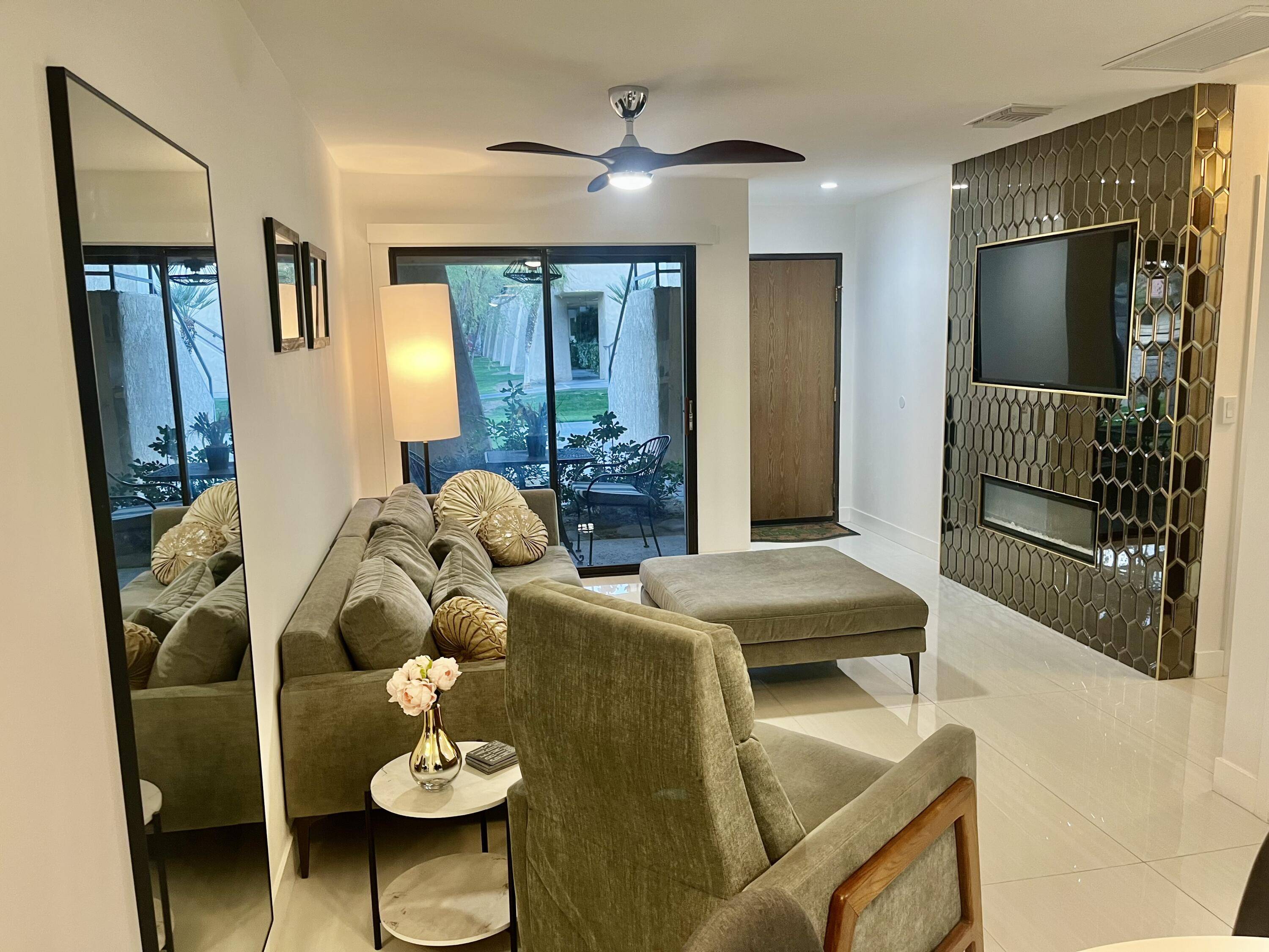 Palm Springs, CA 92262,680 N Ashurst CT #I-109