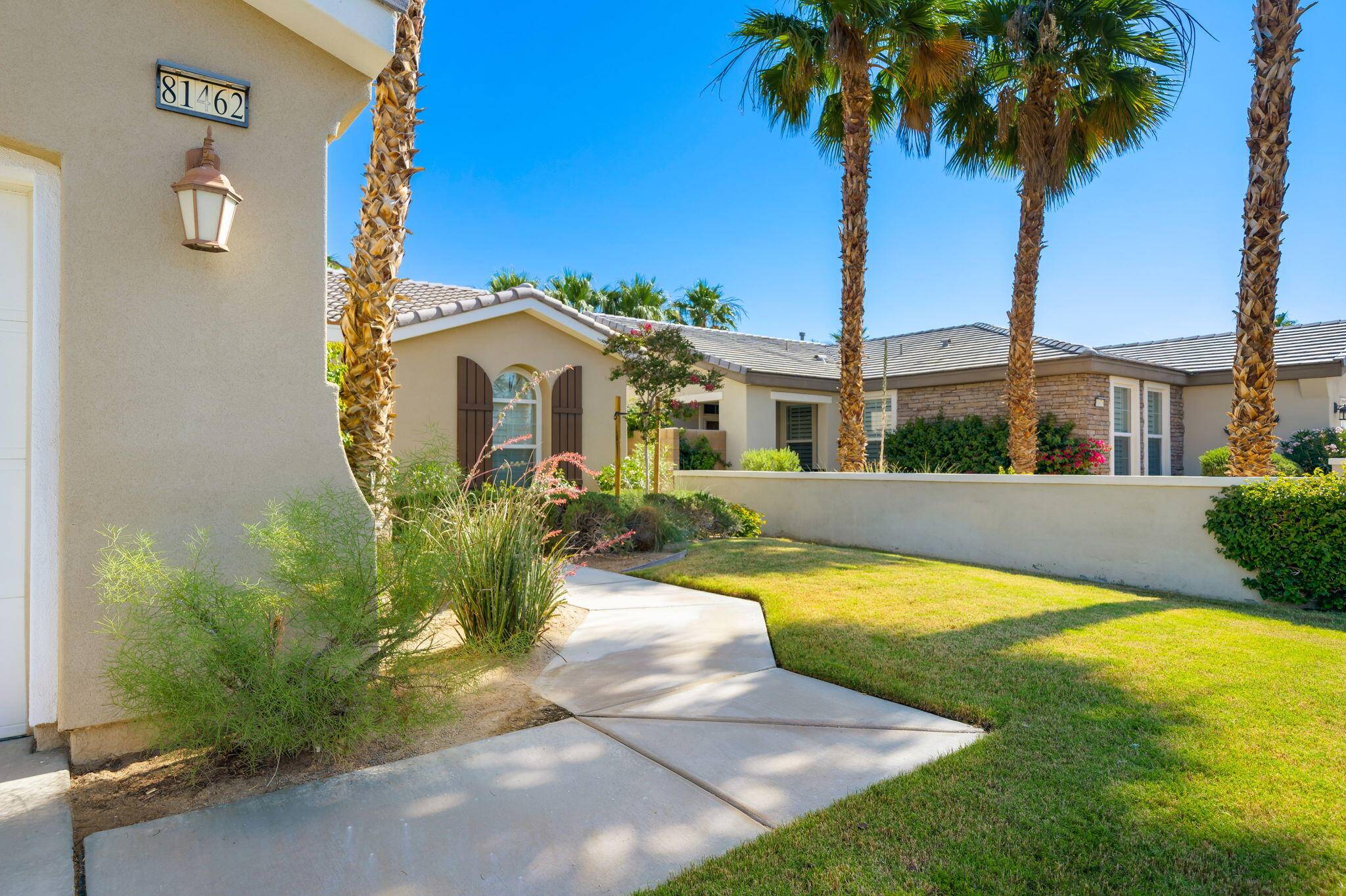 La Quinta, CA 92253,81462 Joshua Tree CT