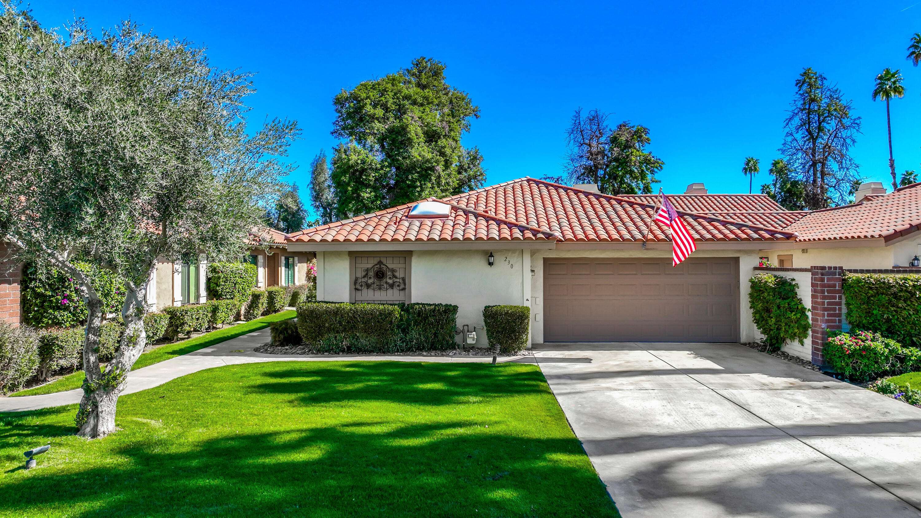 Palm Desert, CA 92260,230 Santa Barbara CIR