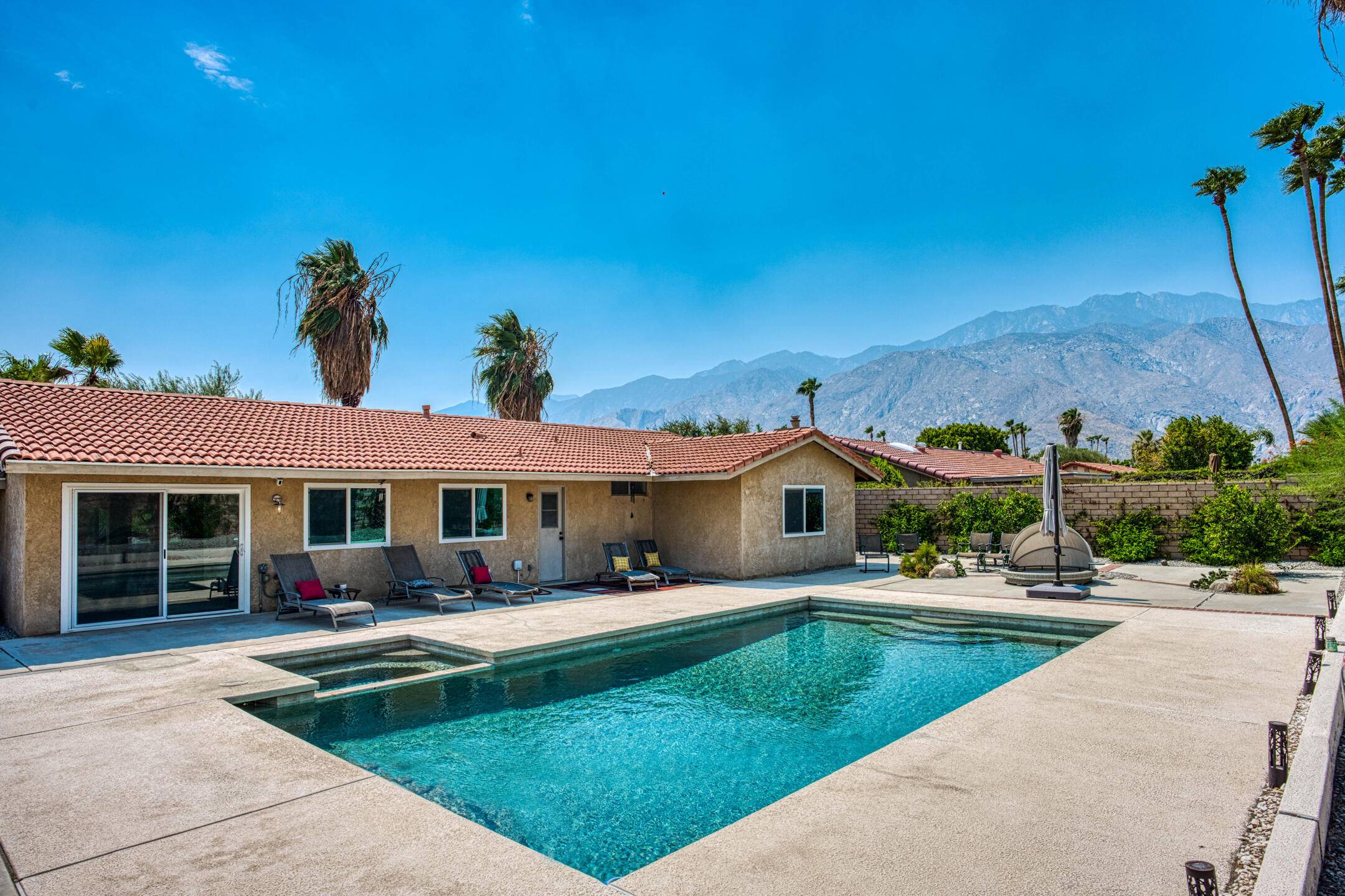 Palm Springs, CA 92262,2450 Tamarisk RD