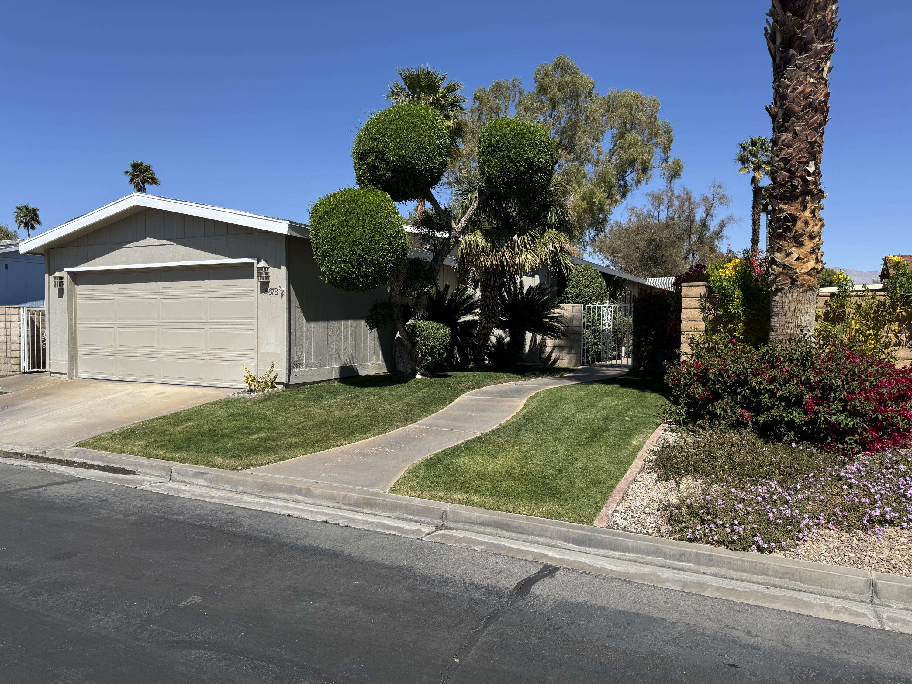 Thousand Palms, CA 92276,74678 Gaucho WAY
