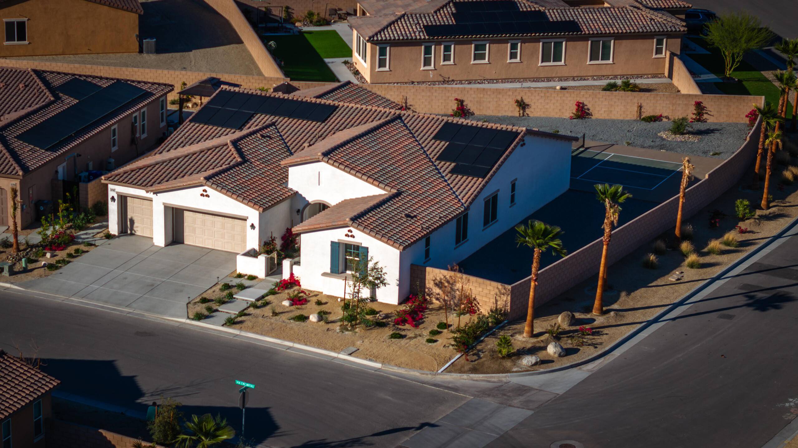 La Quinta, CA 92253,81918 Via Encinitas