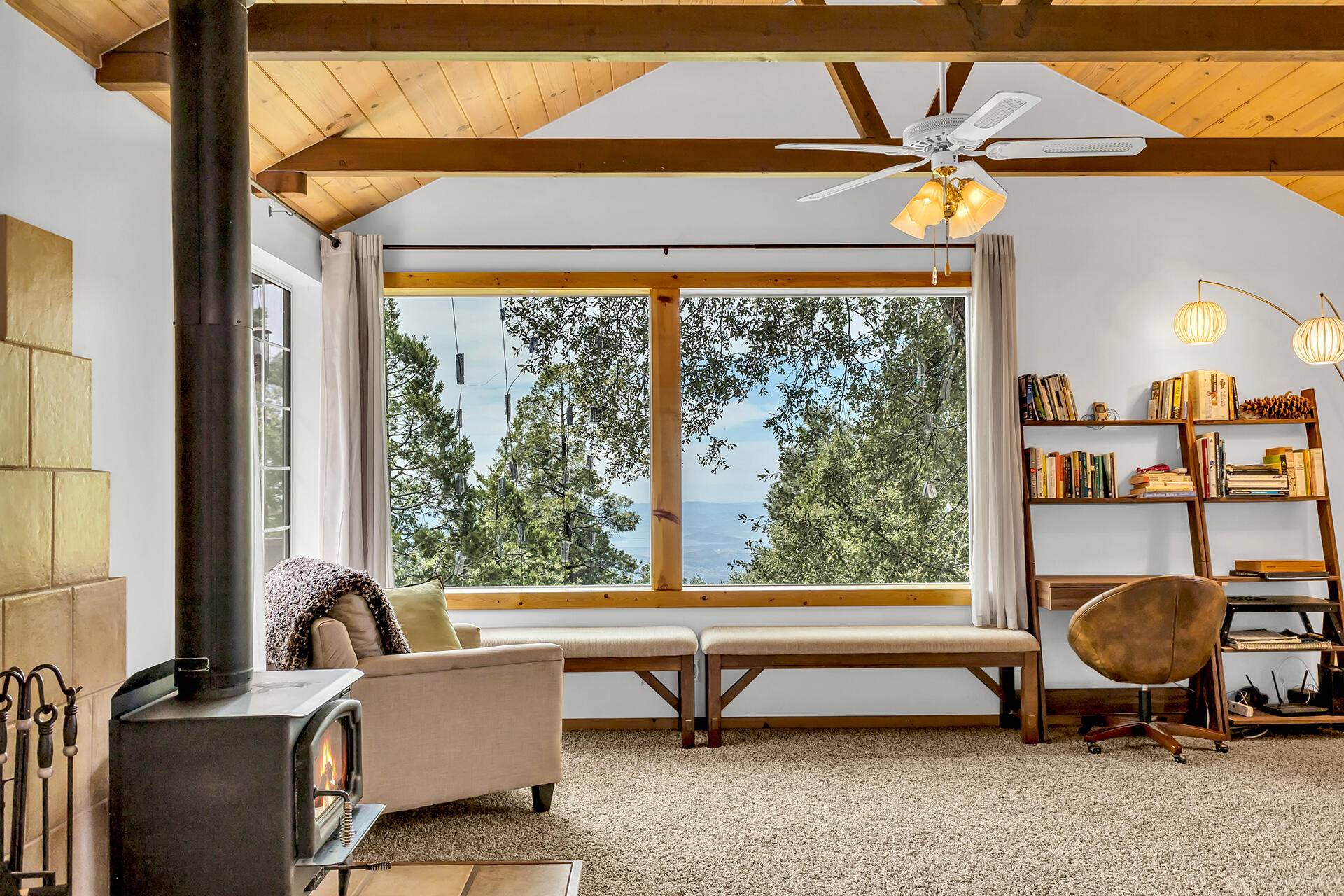 Idyllwild, CA 92549,52365 Pine Ridge RD