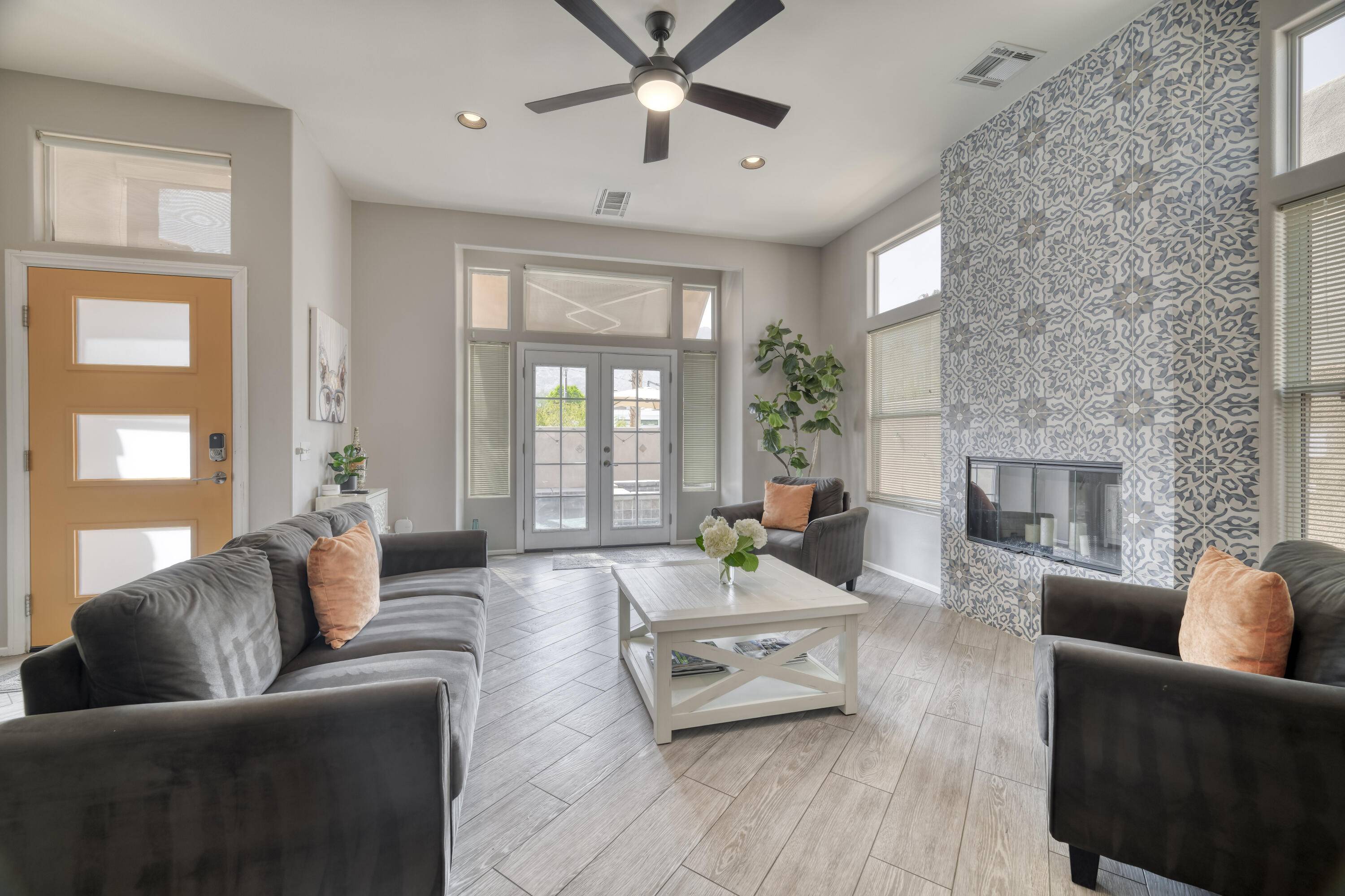 La Quinta, CA 92253,53870 Avenida Vallejo
