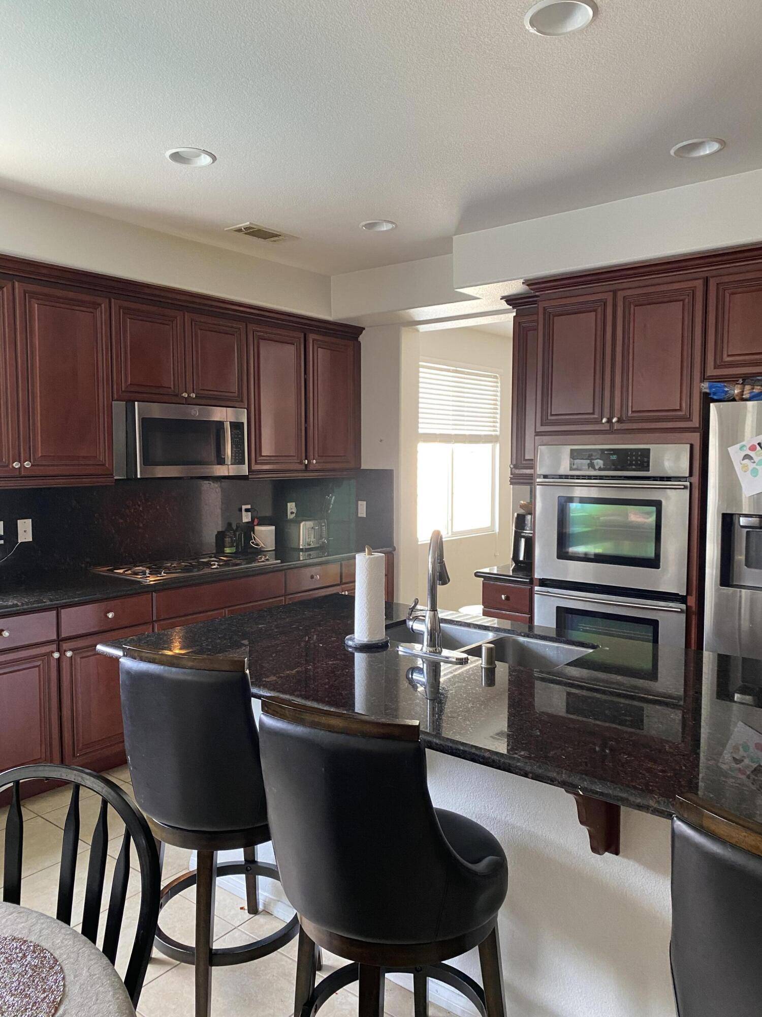 Indio, CA 92203,37411 Bosley