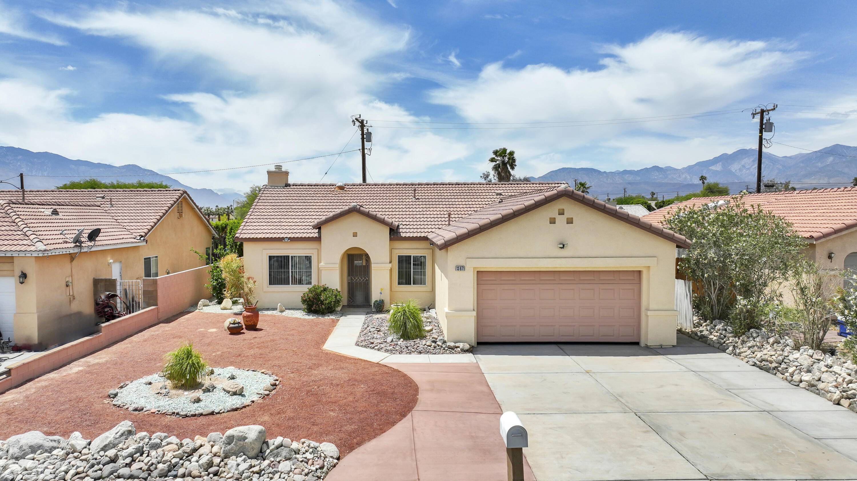 Desert Hot Springs, CA 92240,13971 La Mesa DR