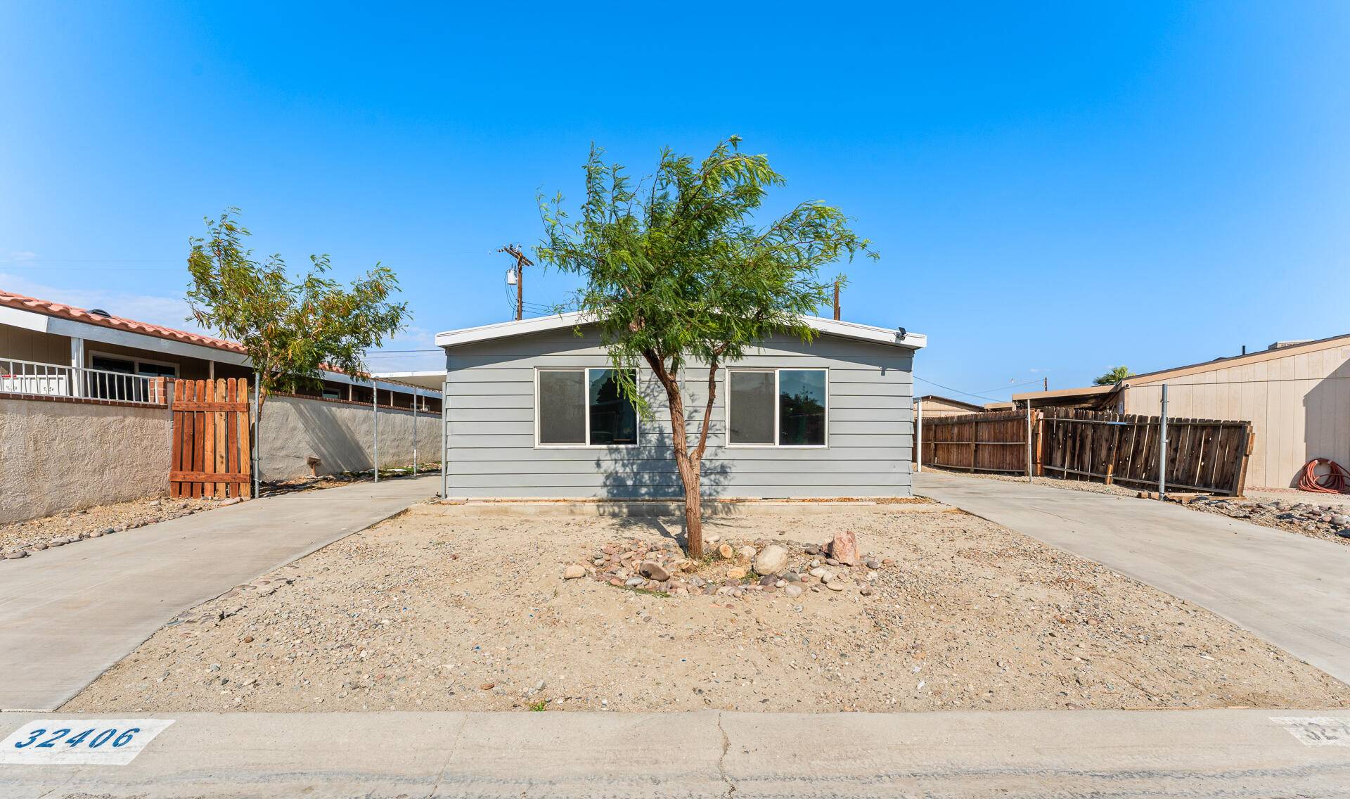 Thousand Palms, CA 92276,32406 Hopi CIR