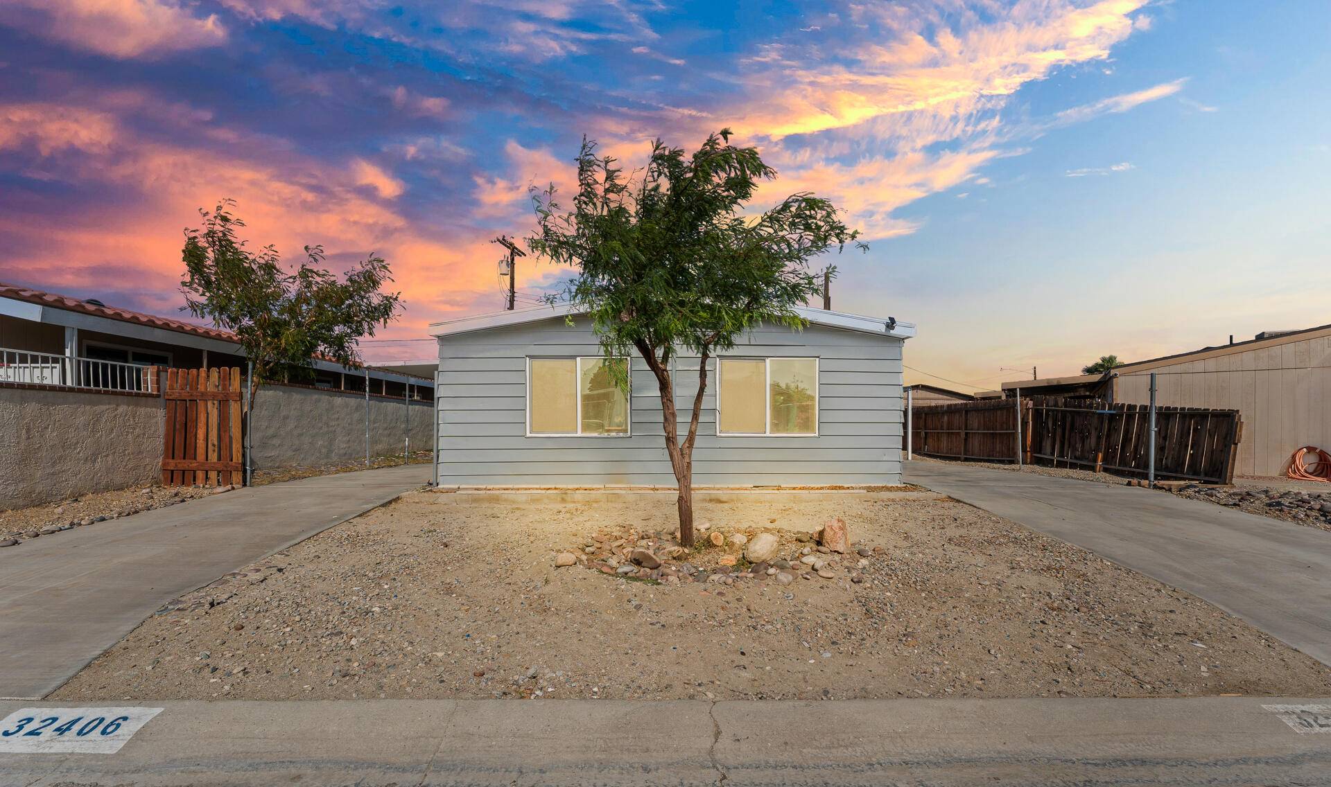 Thousand Palms, CA 92276,32406 Hopi CIR
