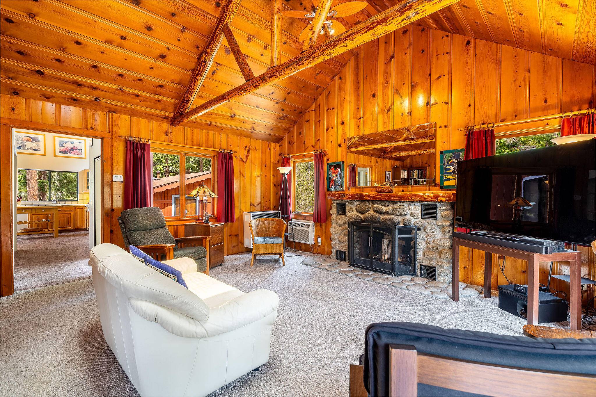 Idyllwild, CA 92549,25025 Fern Valley RD