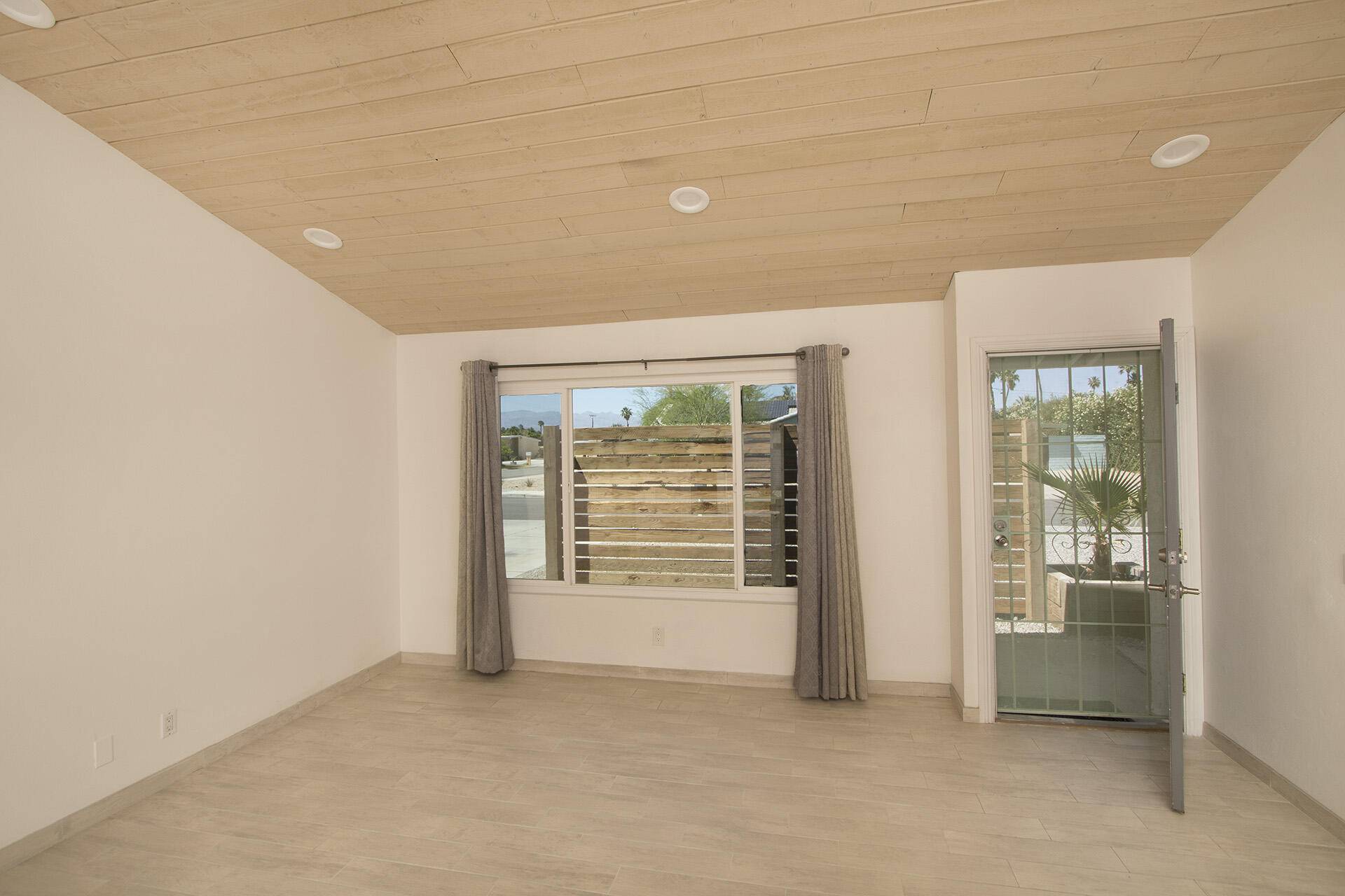 Palm Springs, CA 92262,2715 E San Angelo RD
