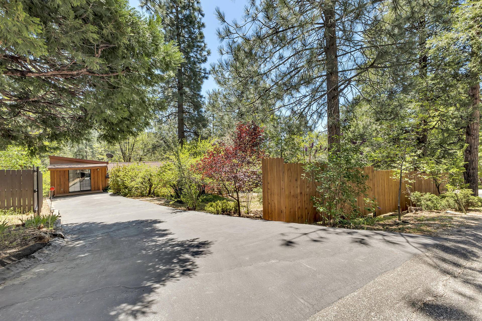 Idyllwild, CA 92549,54703 Pine Crest AVE