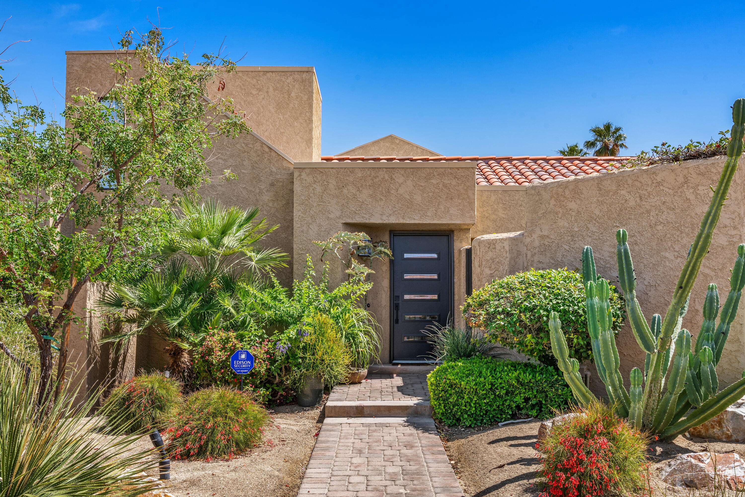 Palm Desert, CA 92260,73419 Foxtail LN
