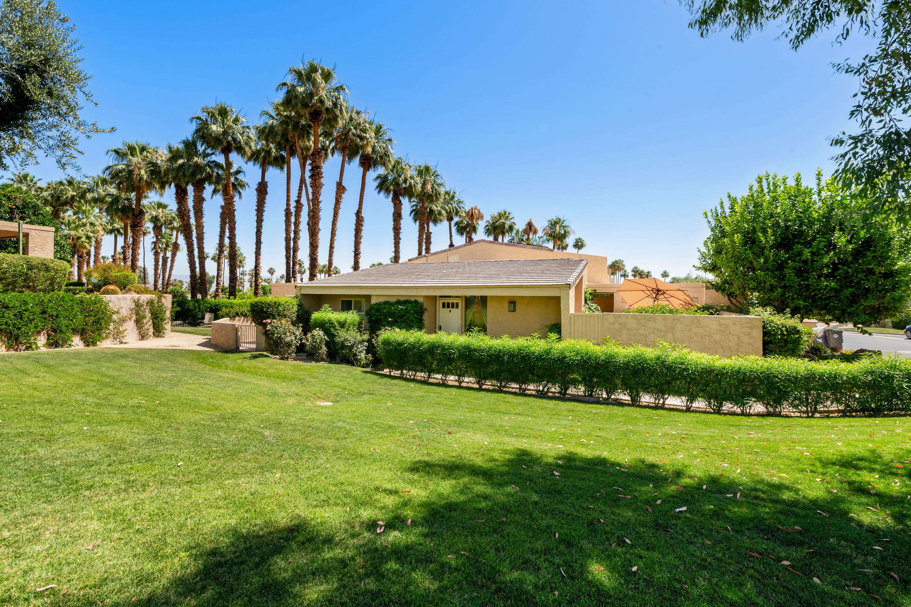 Palm Desert, CA 92260,73438 Foxtail LN
