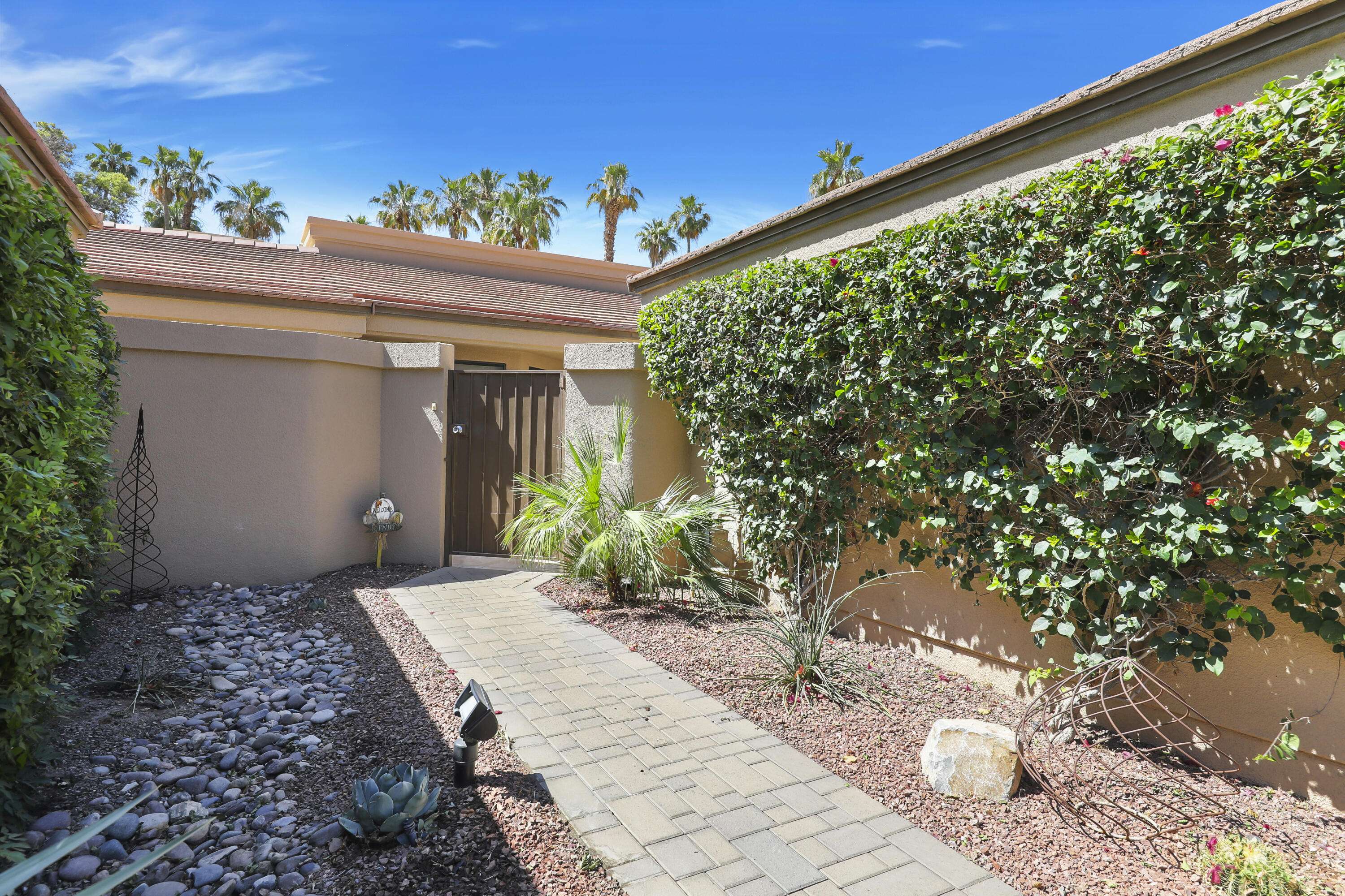 Palm Desert, CA 92211,76099 Impatiens CIR