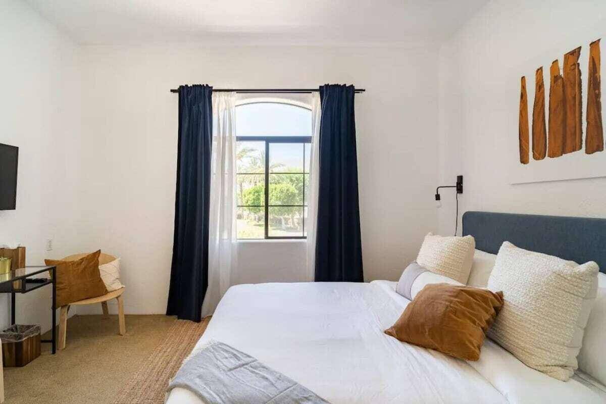 La Quinta, CA 92253,50740 Santa Rosa PLZ #5