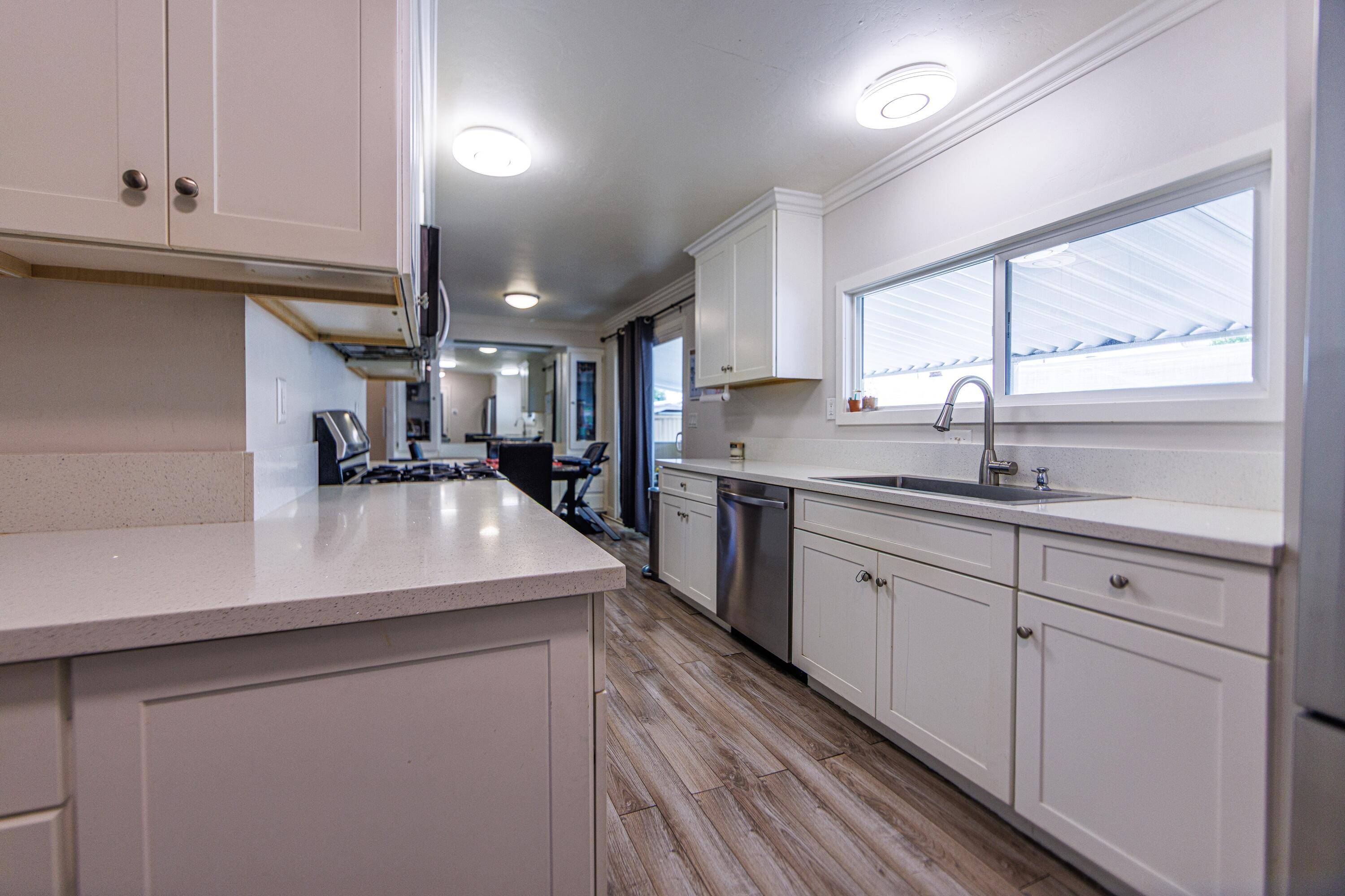 Palm Desert, CA 92260,43155 Portola AVE #77