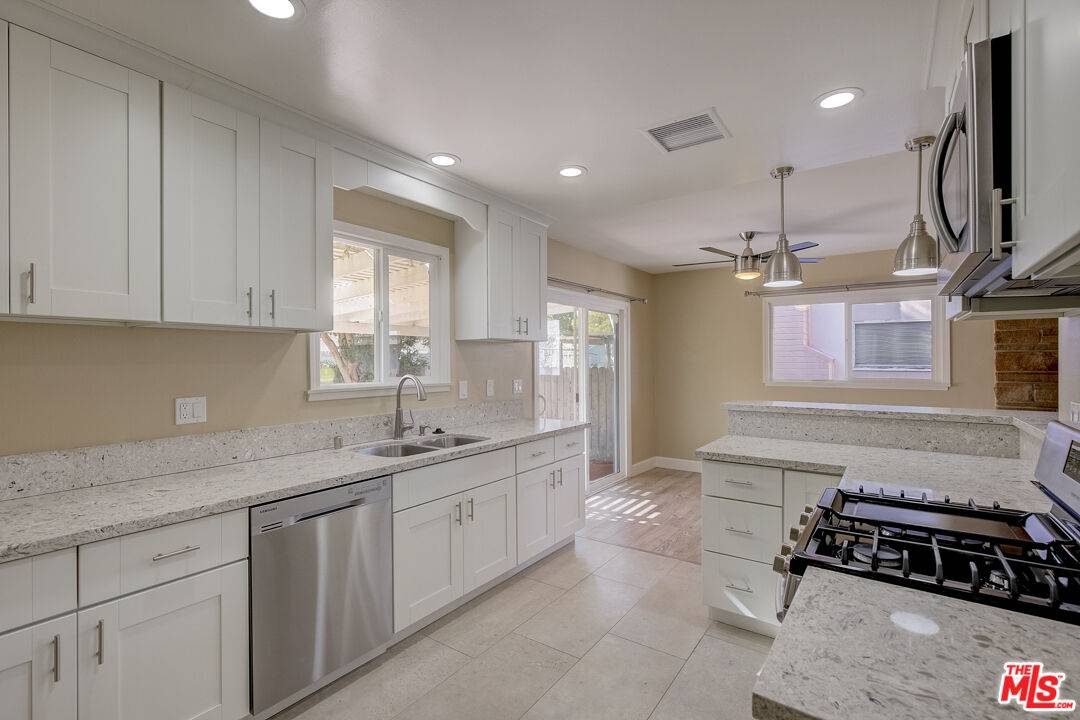 Anaheim, CA 92804,3146 W OLINDA LN