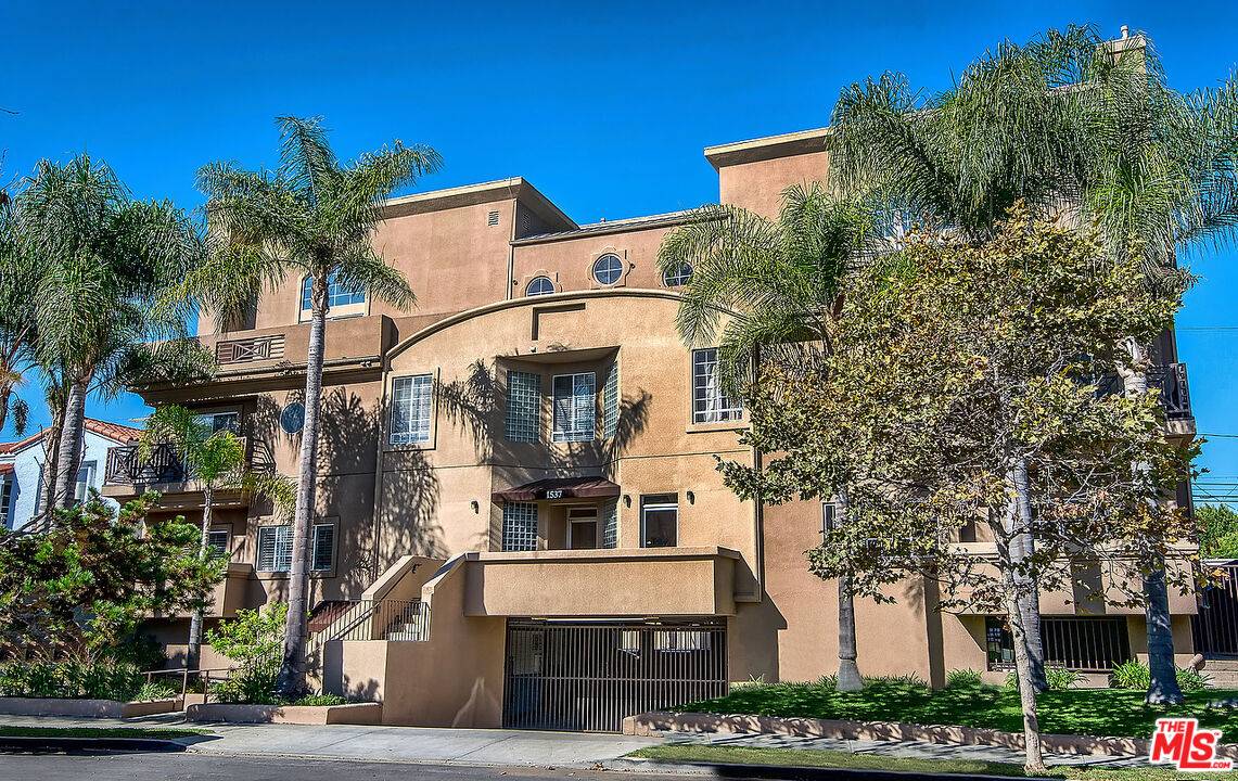 Los Angeles, CA 90035,1537 S WOOSTER ST #107