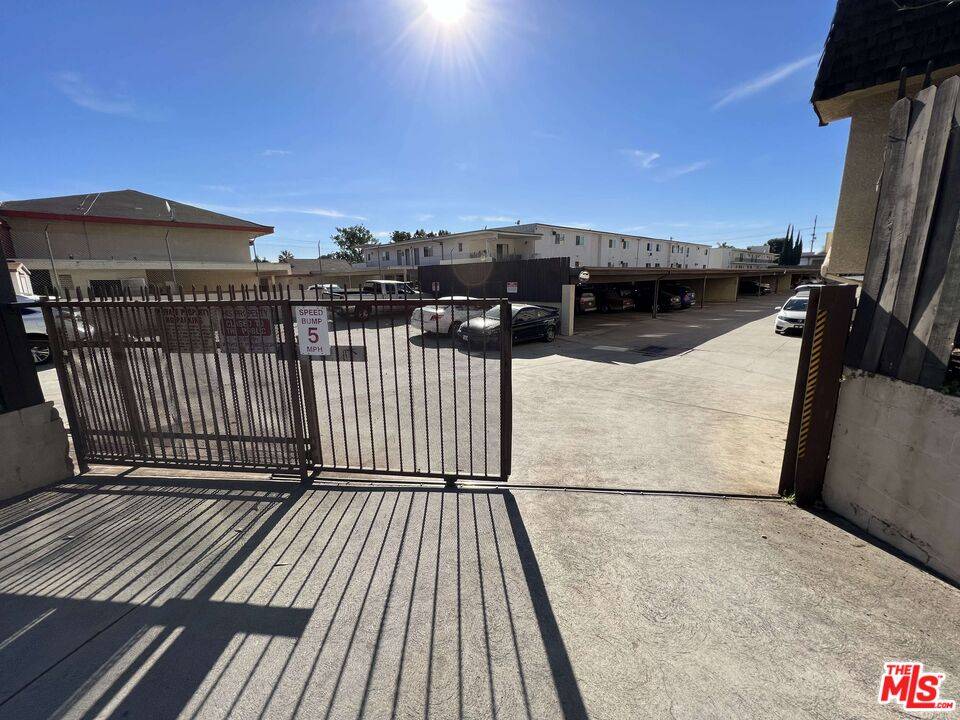 Sun Valley, CA 91352,8641 GLENOAKS BLVD #233